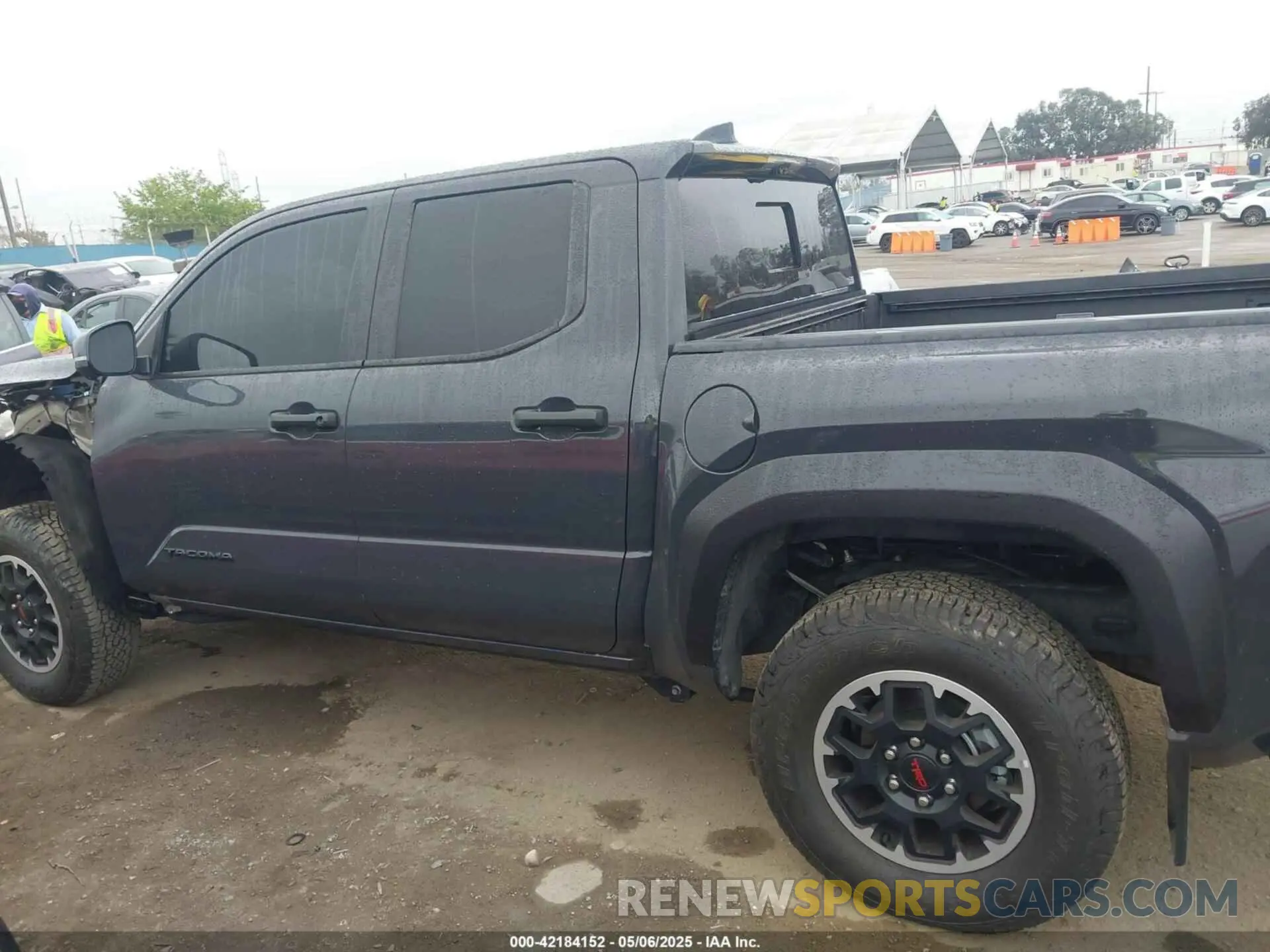 15 Photograph of a damaged car 3TMLB5JN7RM035613 TOYOTA TACOMA 2024