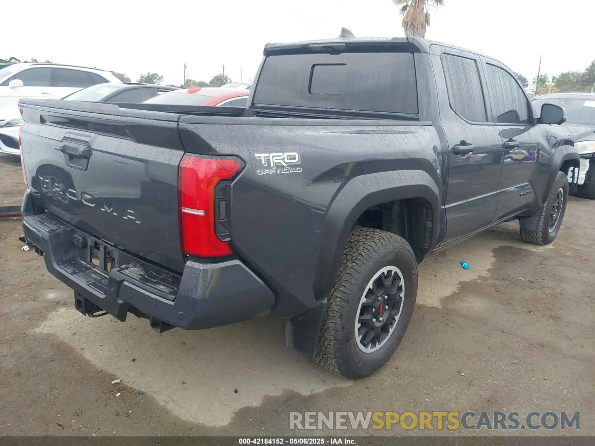 4 Photograph of a damaged car 3TMLB5JN7RM035613 TOYOTA TACOMA 2024