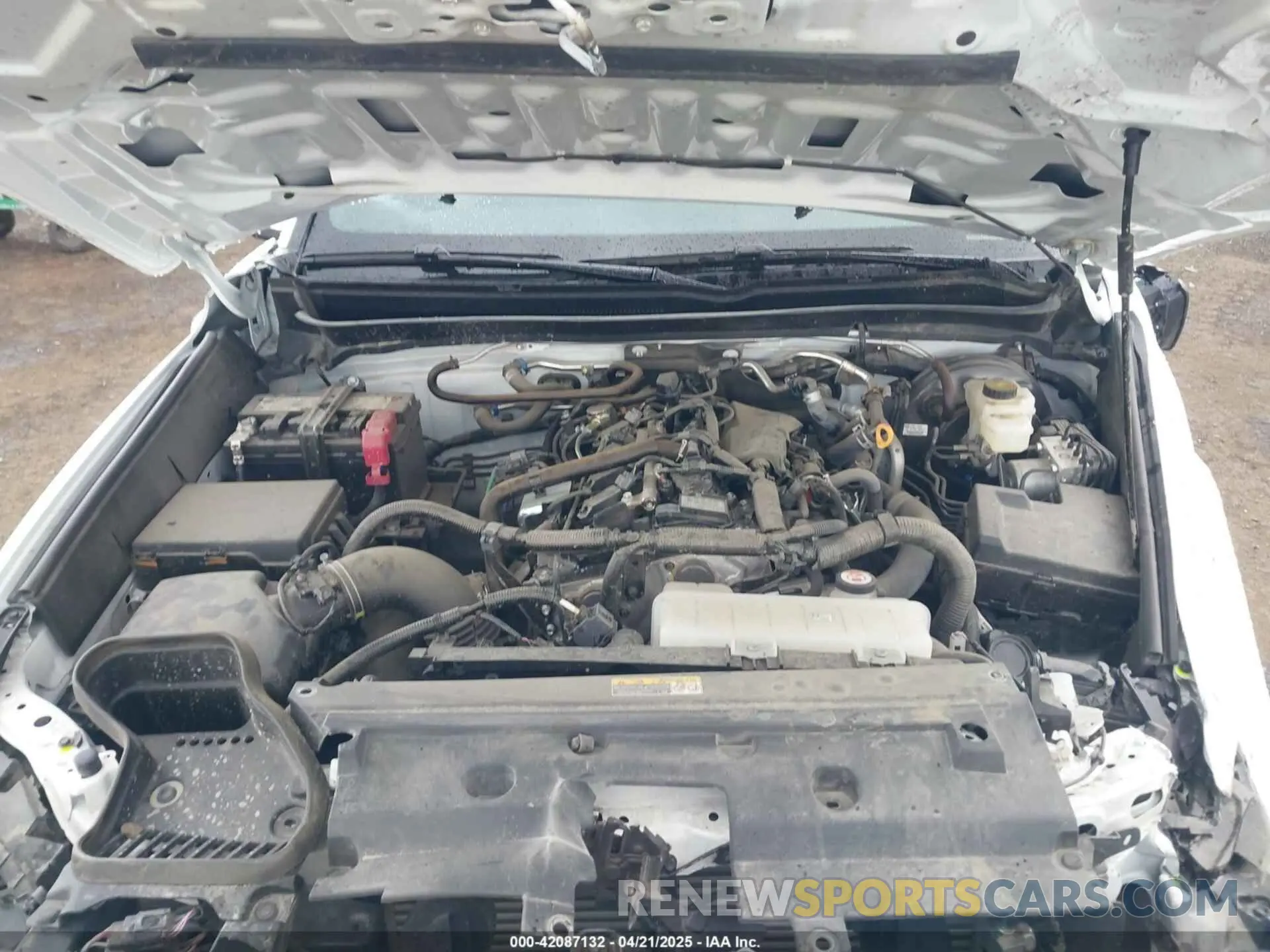 10 Photograph of a damaged car 3TMLB5JN7RM036681 TOYOTA TACOMA 2024