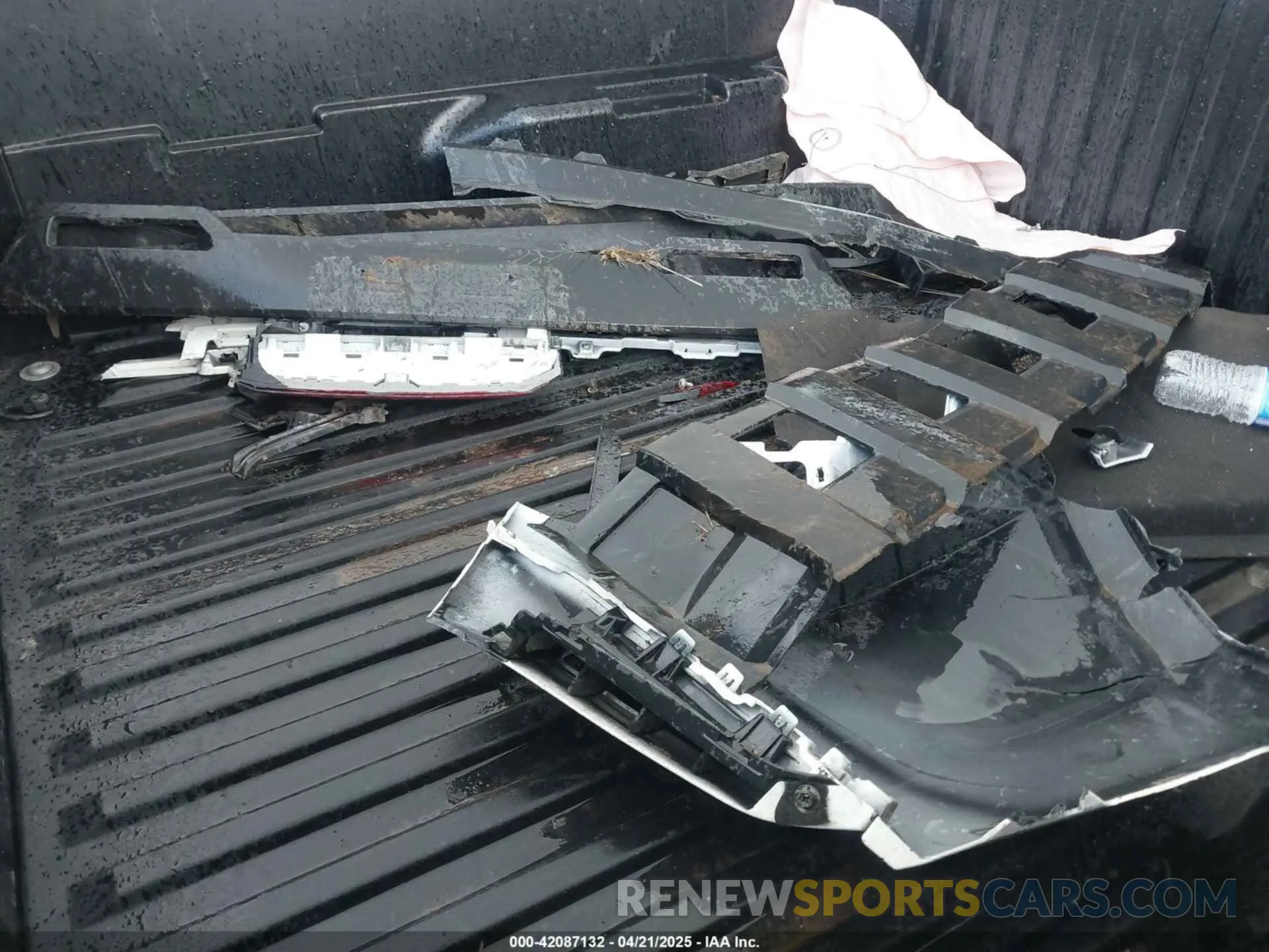 12 Photograph of a damaged car 3TMLB5JN7RM036681 TOYOTA TACOMA 2024
