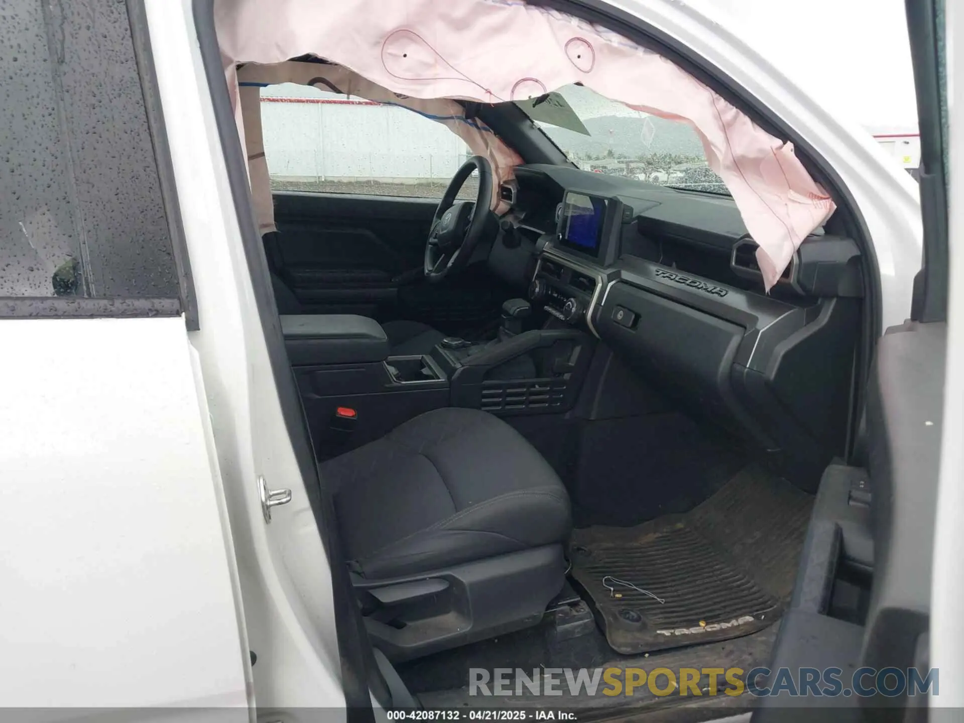 5 Photograph of a damaged car 3TMLB5JN7RM036681 TOYOTA TACOMA 2024