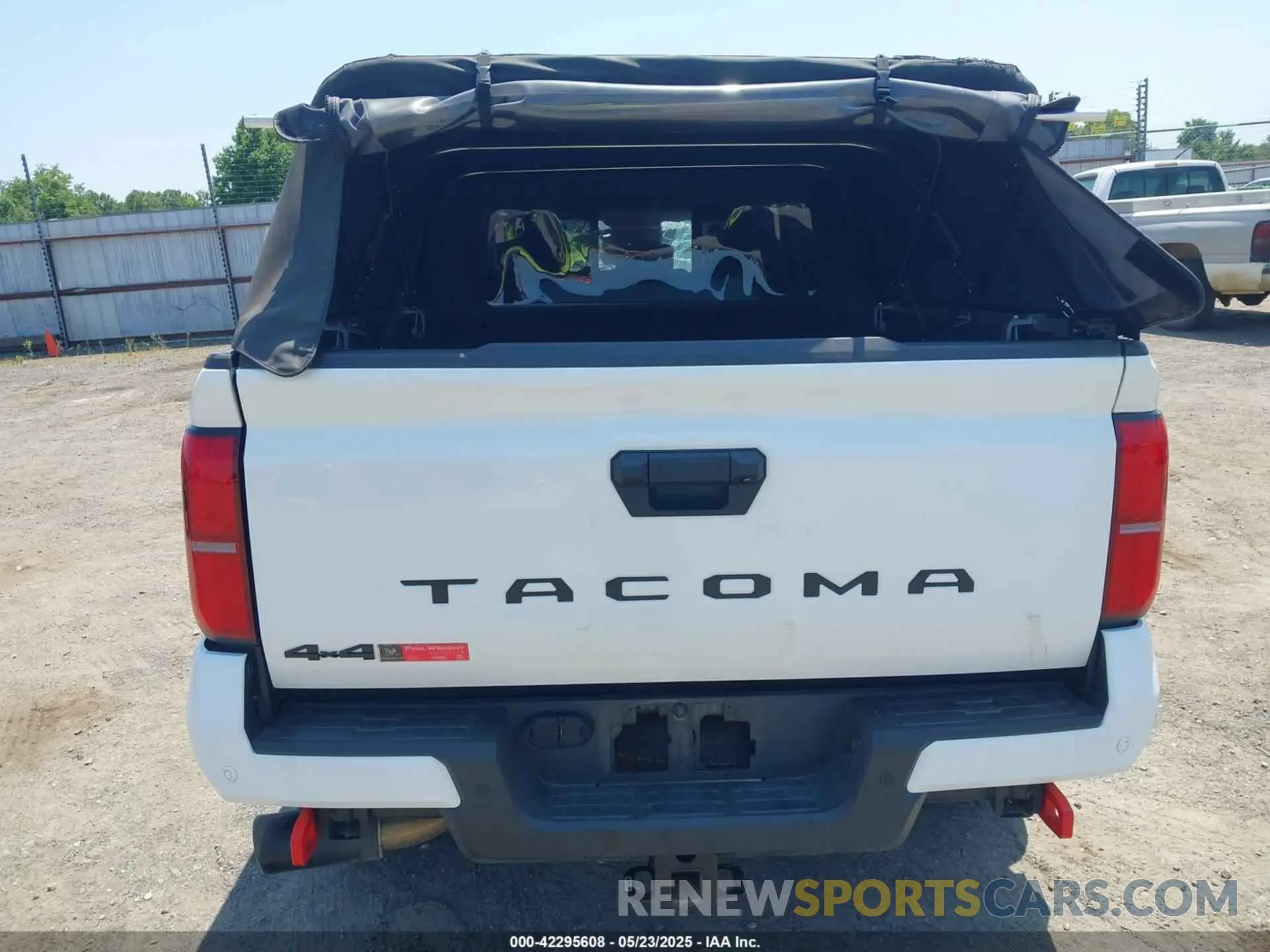 19 Photograph of a damaged car 3TMLB5JN7RM041251 TOYOTA TACOMA 2024