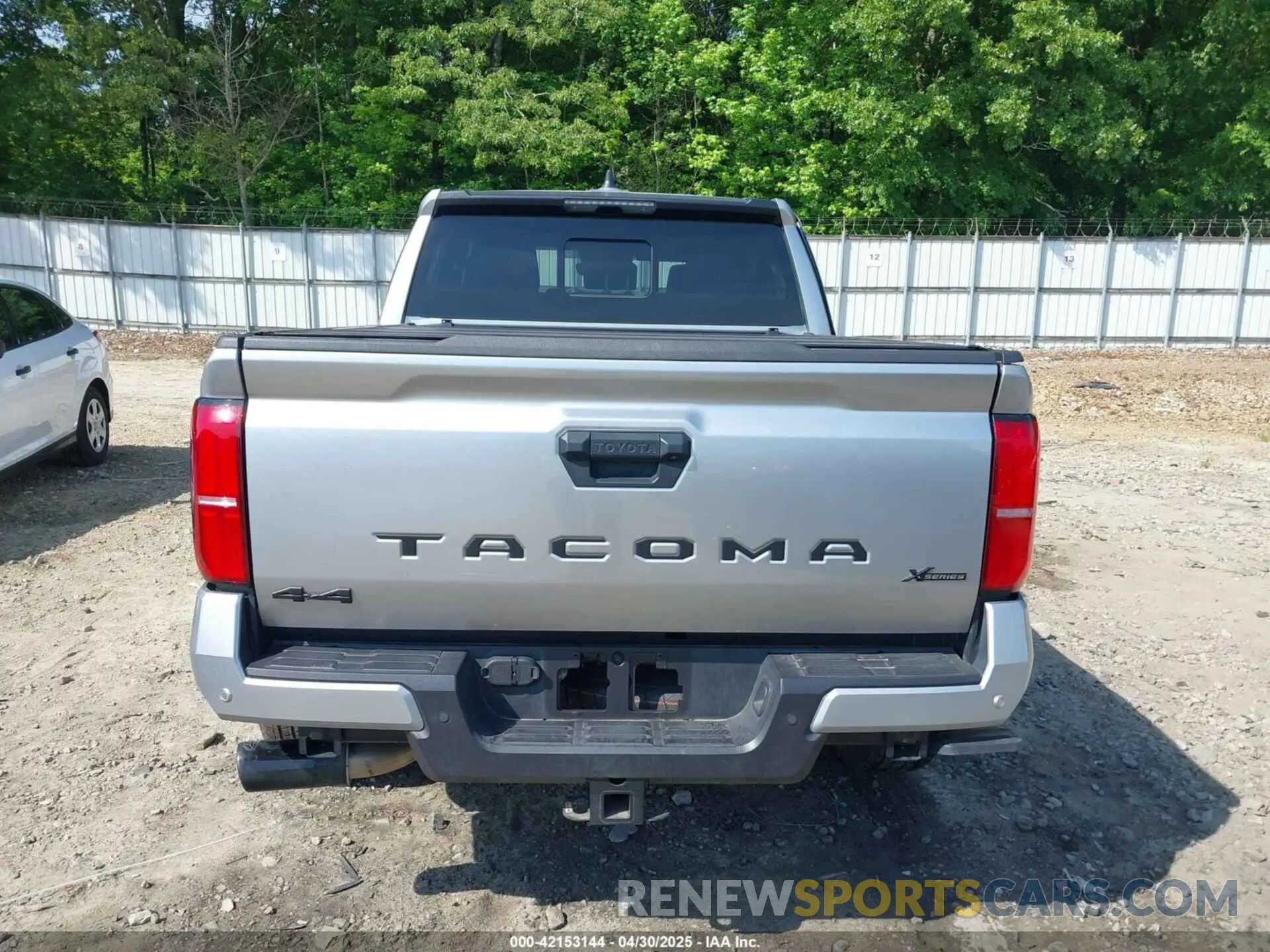 16 Photograph of a damaged car 3TMLB5JN8RM017959 TOYOTA TACOMA 2024
