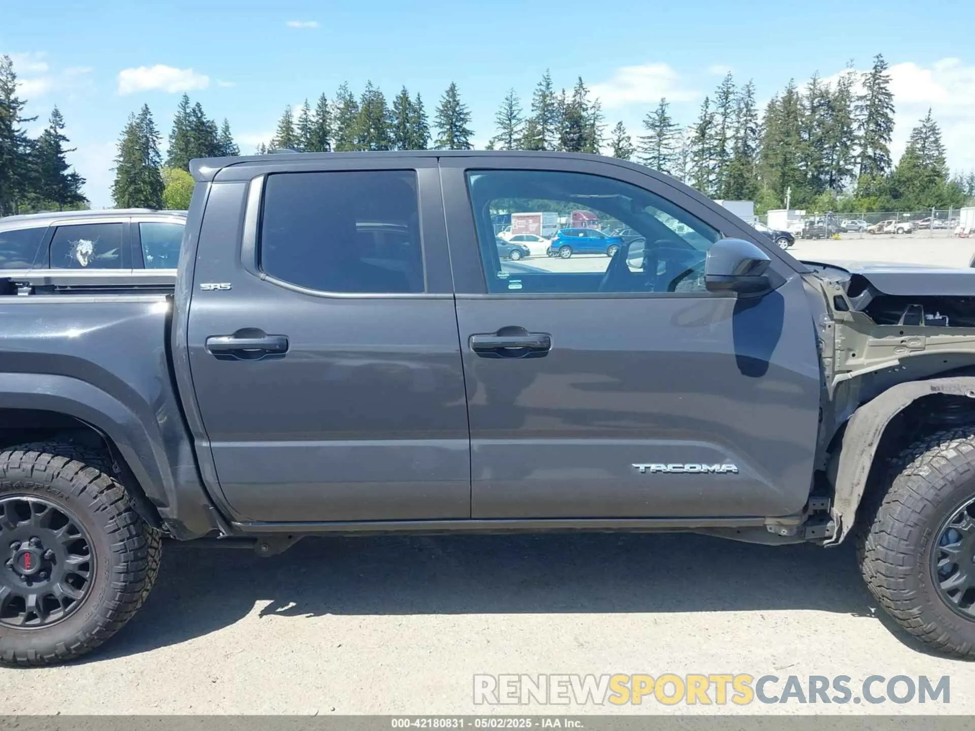 14 Photograph of a damaged car 3TMLB5JN8RM035295 TOYOTA TACOMA 2024
