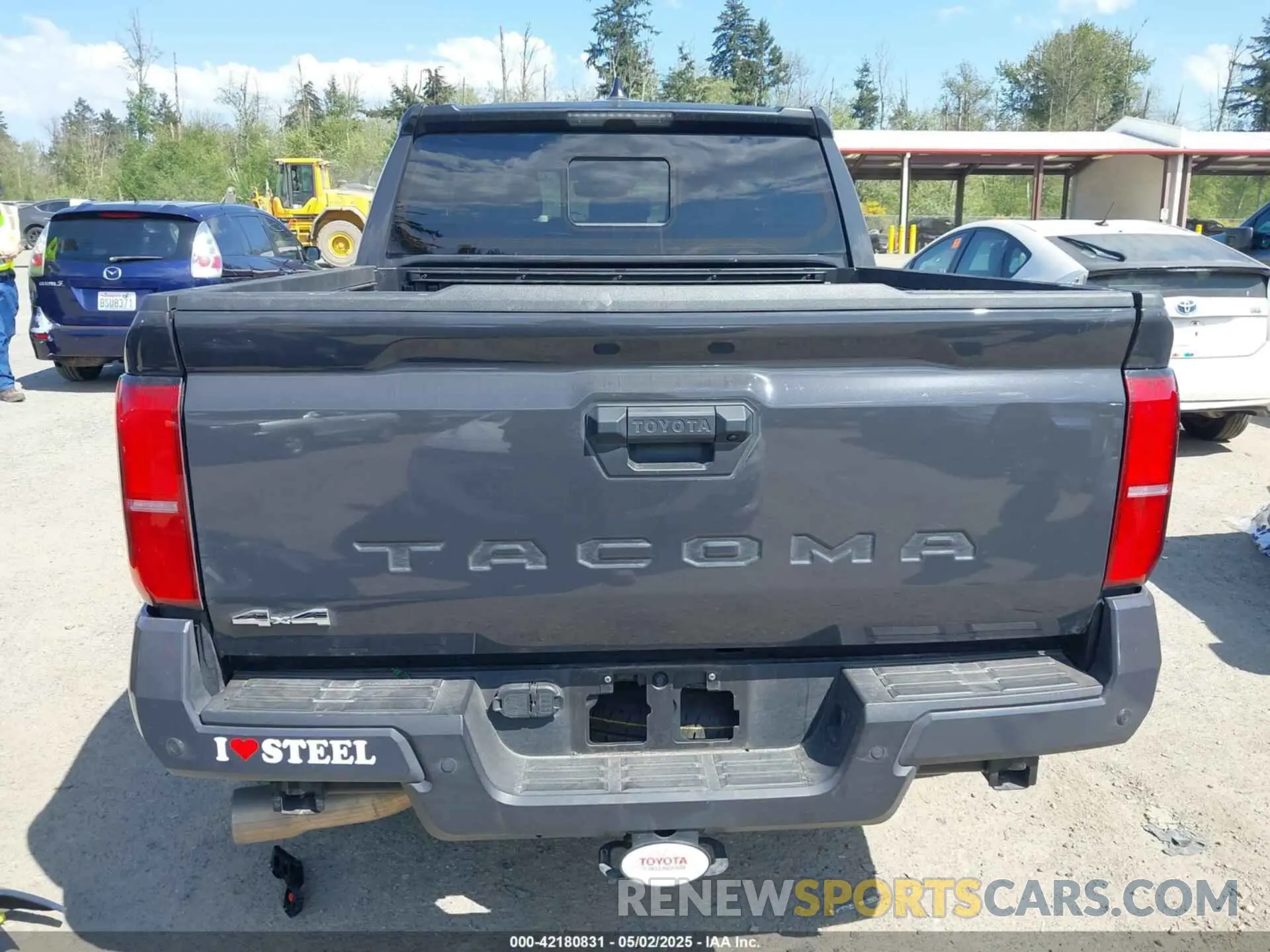 17 Photograph of a damaged car 3TMLB5JN8RM035295 TOYOTA TACOMA 2024