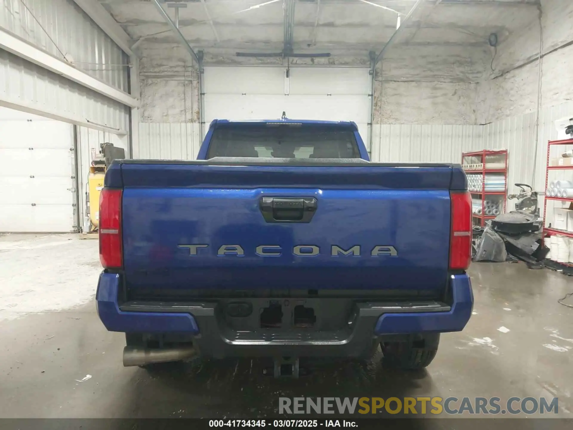 17 Photograph of a damaged car 3TMLB5JN8RM040464 TOYOTA TACOMA 2024