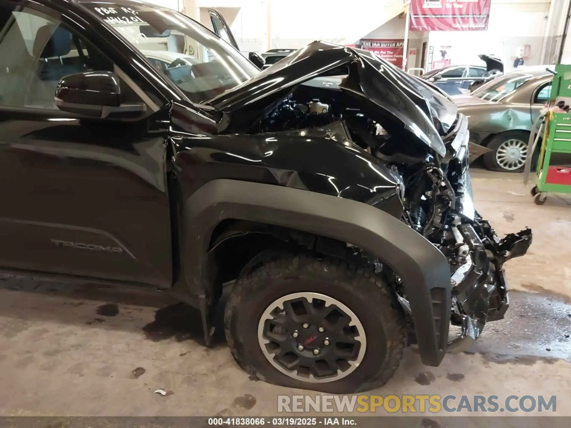 19 Photograph of a damaged car 3TMLB5JN9RM067673 TOYOTA TACOMA 2024