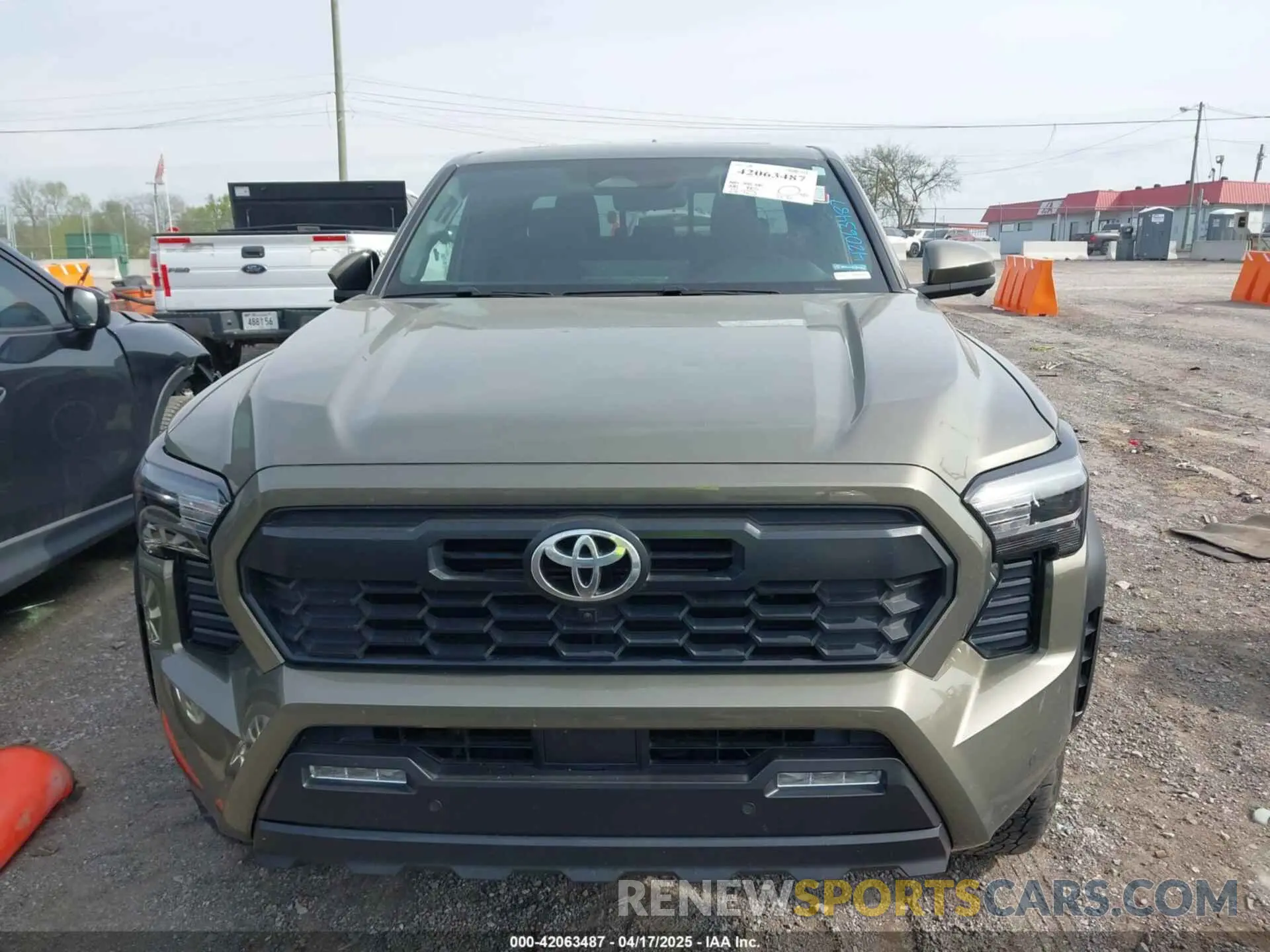 11 Photograph of a damaged car 3TMLB5JNXRM006834 TOYOTA TACOMA 2024