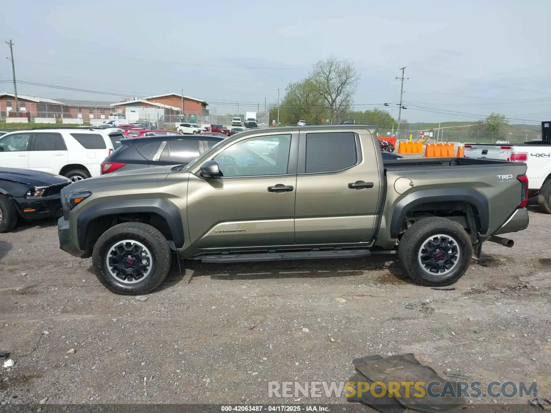 13 Photograph of a damaged car 3TMLB5JNXRM006834 TOYOTA TACOMA 2024