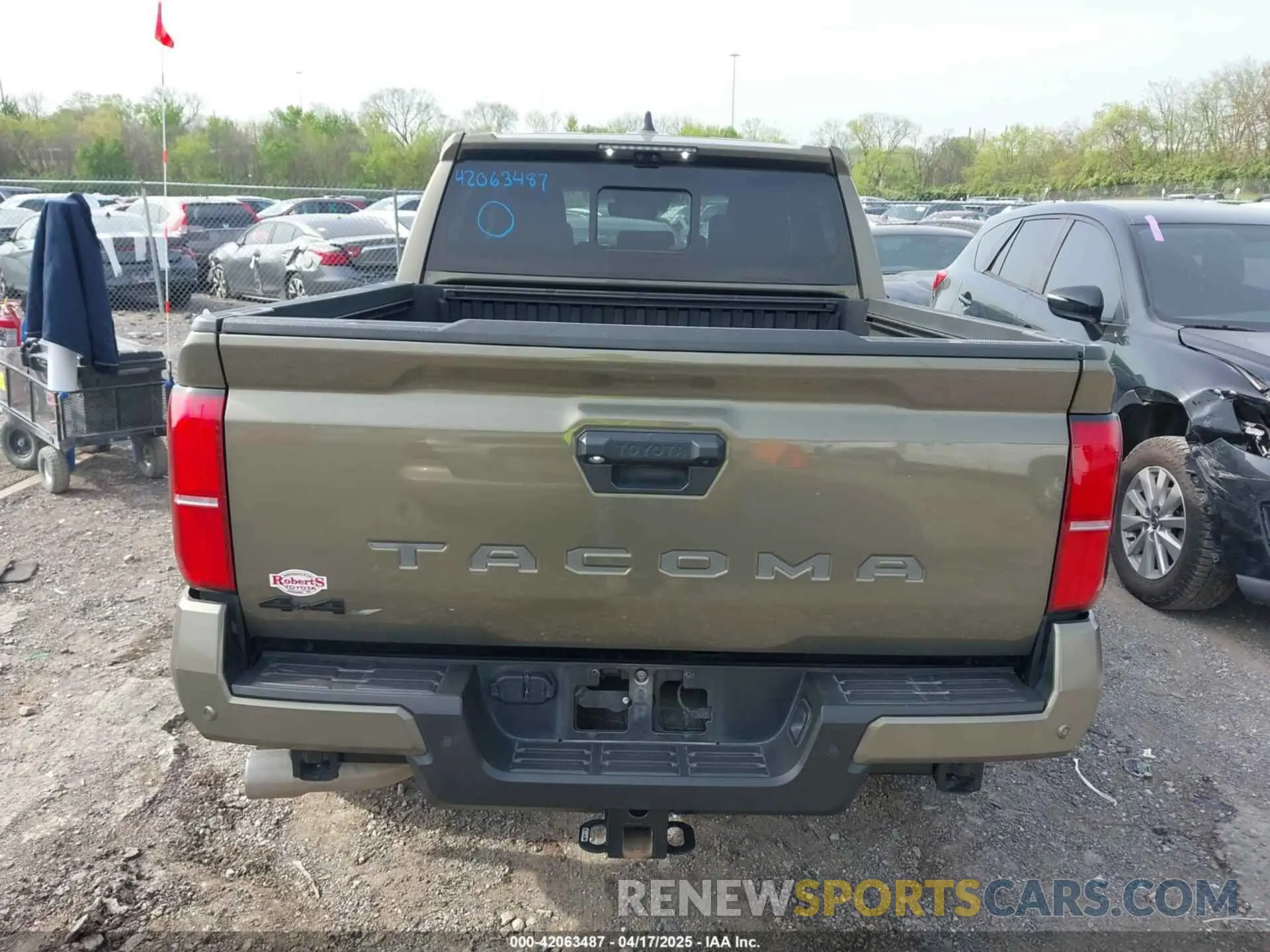 15 Photograph of a damaged car 3TMLB5JNXRM006834 TOYOTA TACOMA 2024