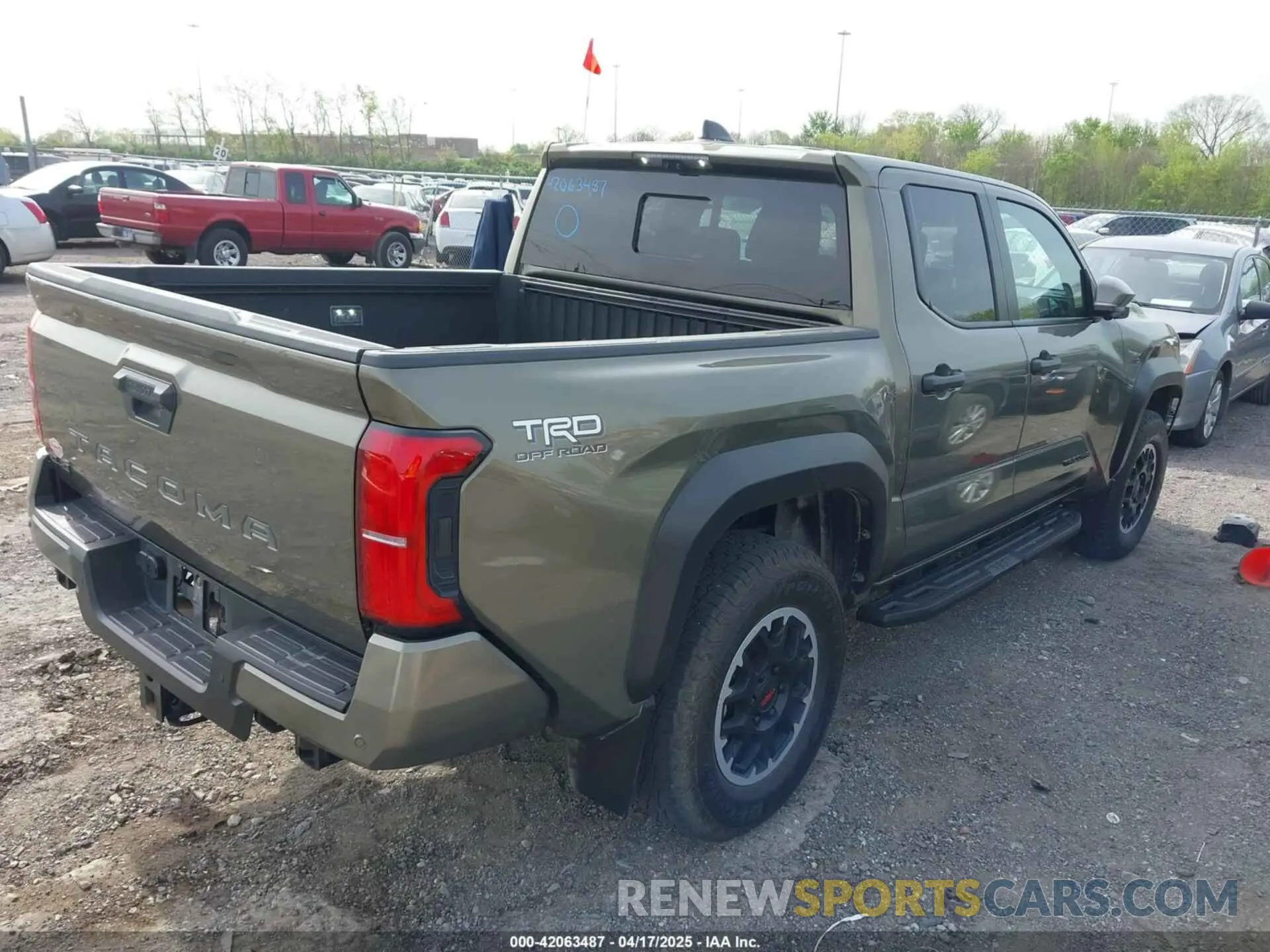 4 Photograph of a damaged car 3TMLB5JNXRM006834 TOYOTA TACOMA 2024