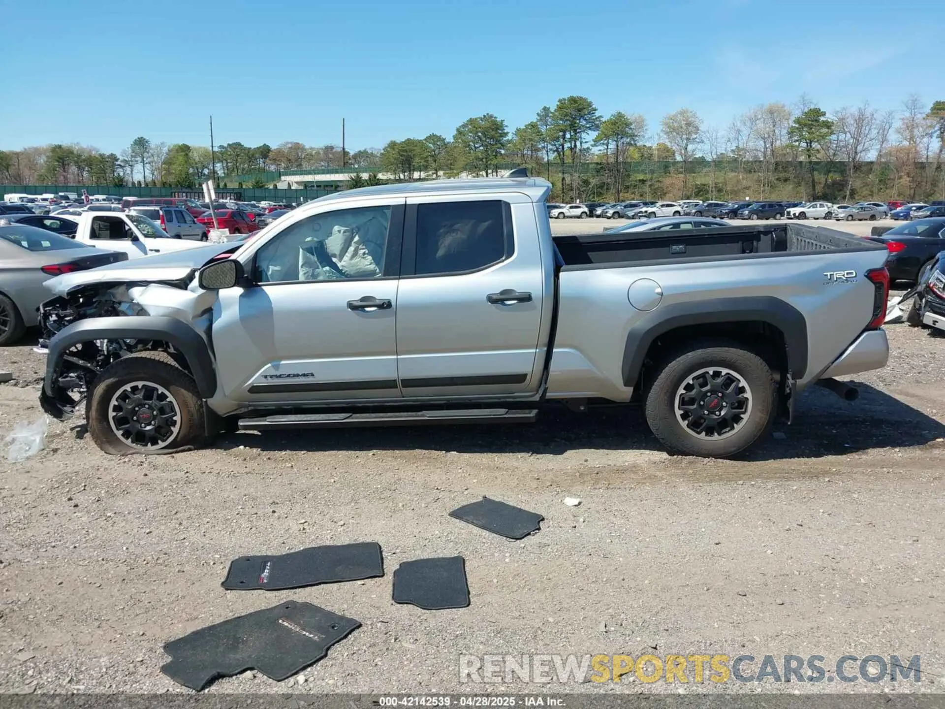 14 Photograph of a damaged car 3TMLB5JNXRM037873 TOYOTA TACOMA 2024