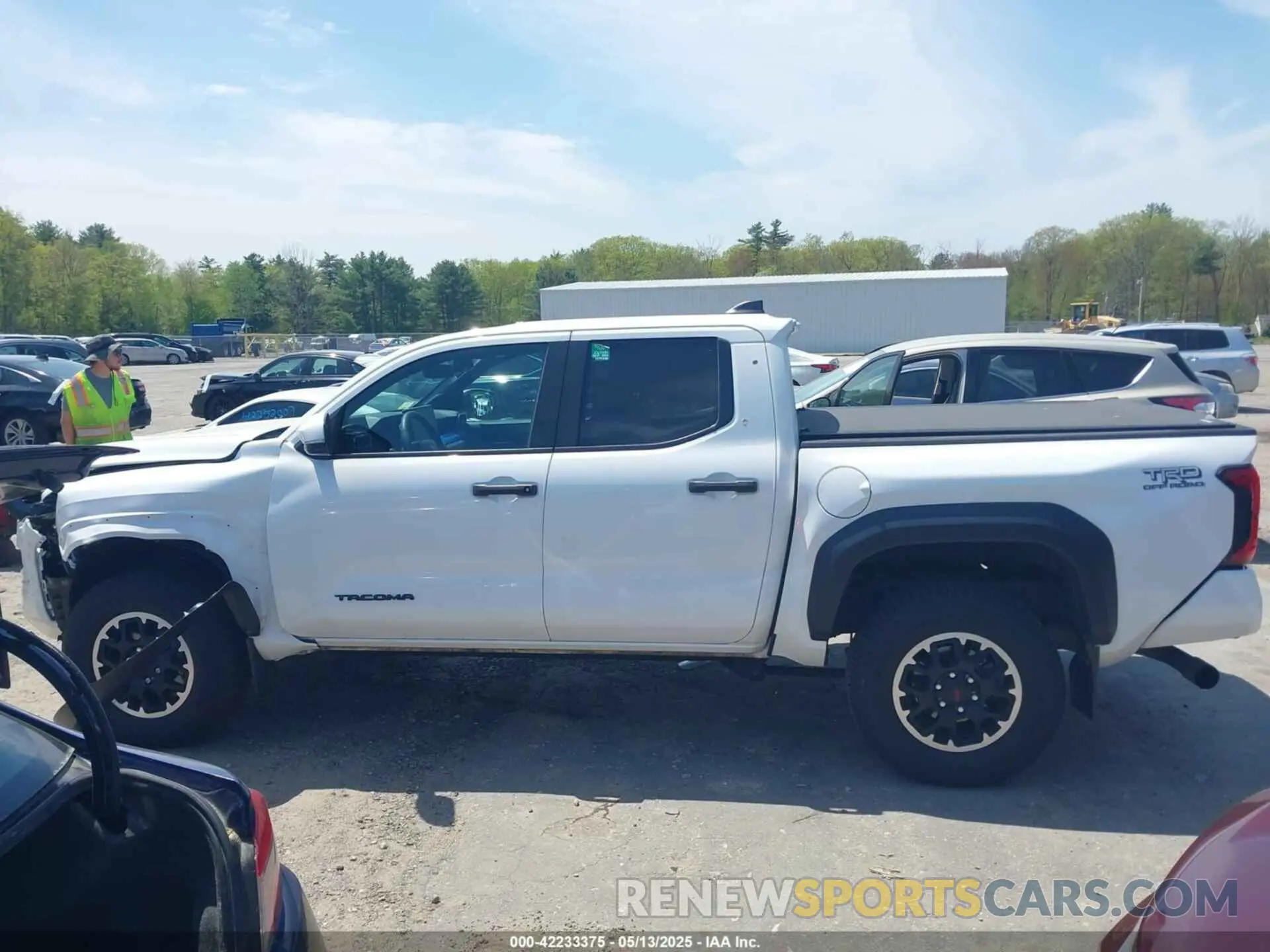 14 Photograph of a damaged car 3TMLB5JNXRM049800 TOYOTA TACOMA 2024