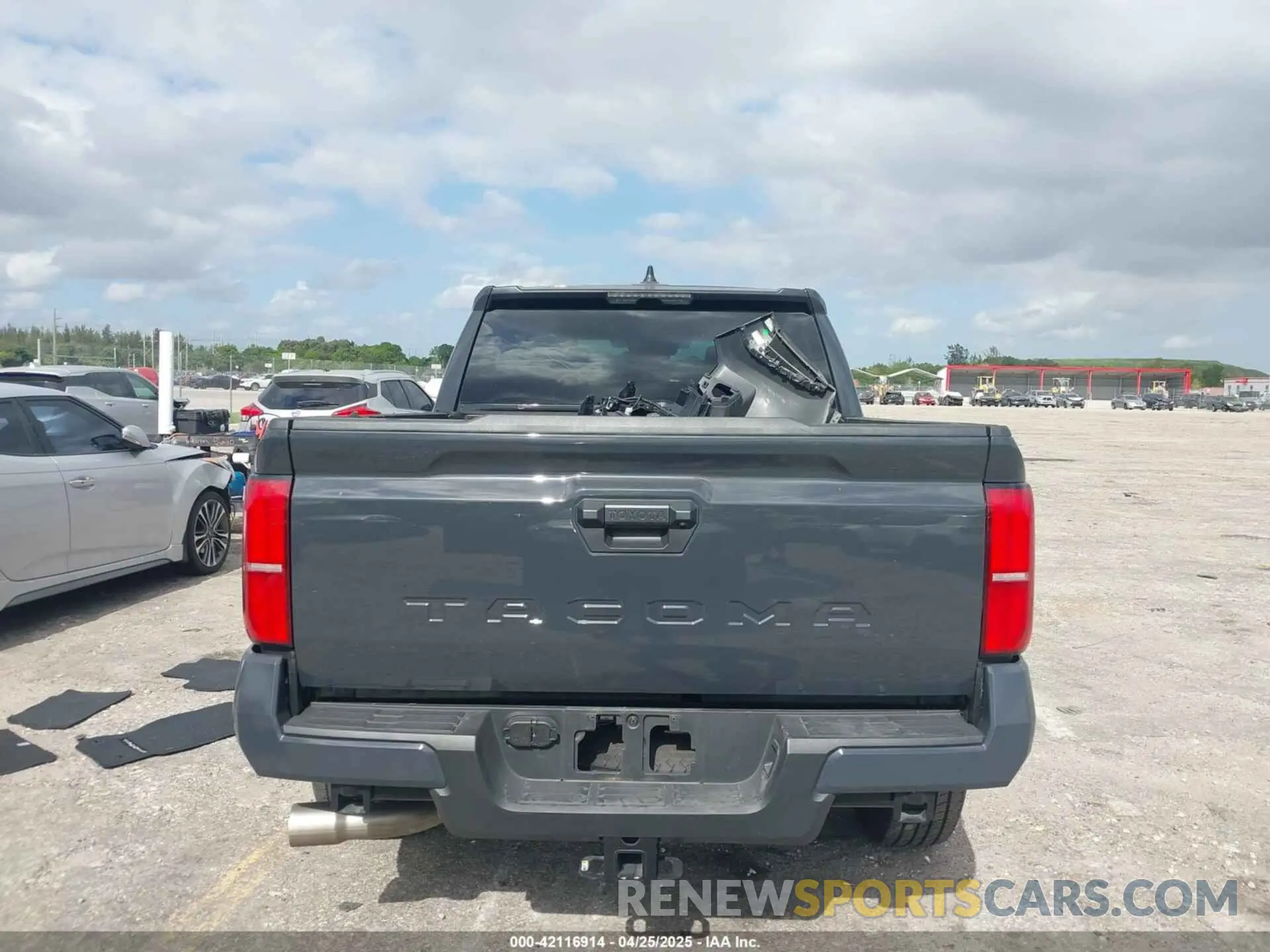 17 Photograph of a damaged car 3TYKB5FN0RT013025 TOYOTA TACOMA 2024