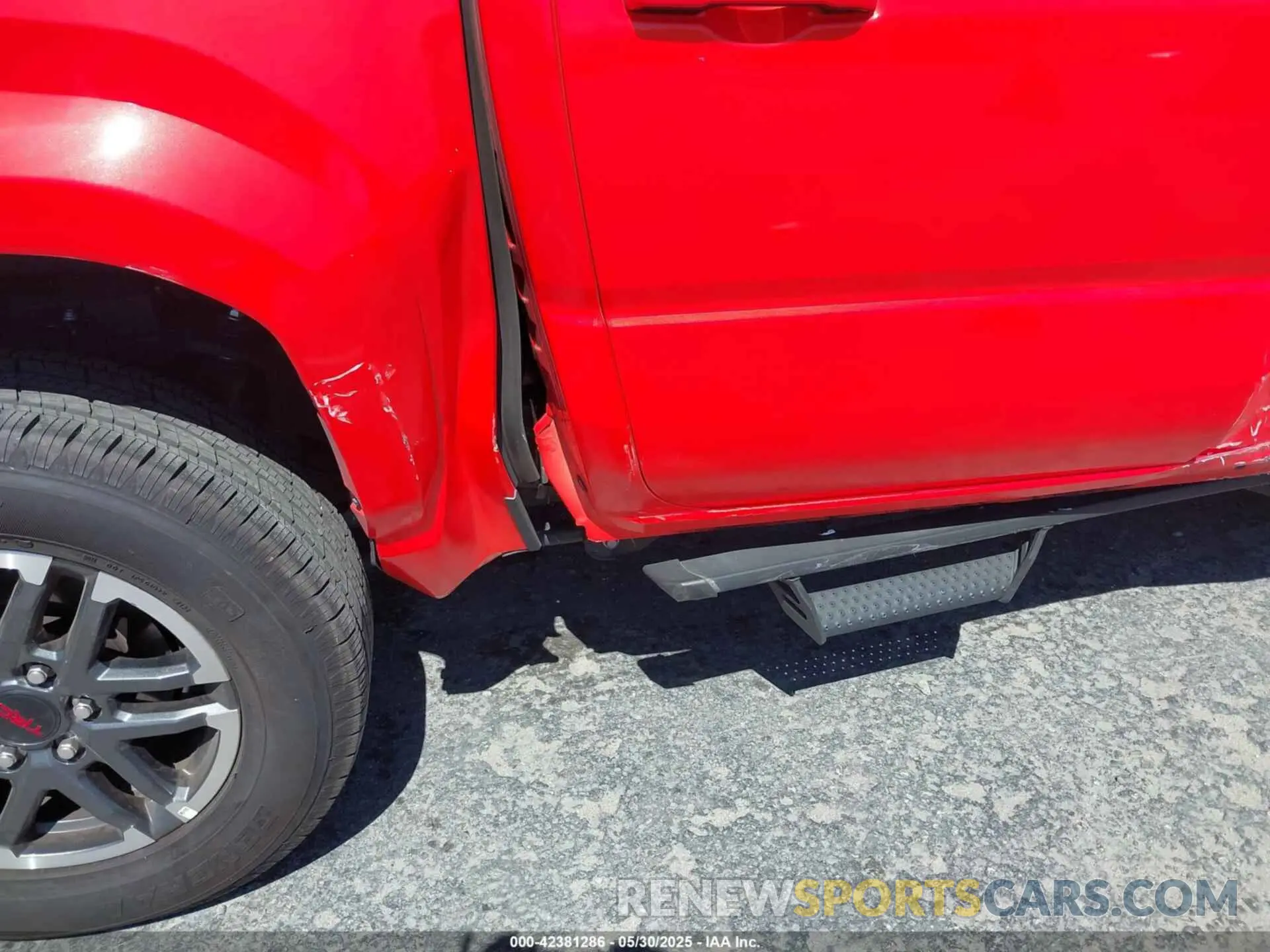 17 Photograph of a damaged car 3TYKB5FN0RT014918 TOYOTA TACOMA 2024