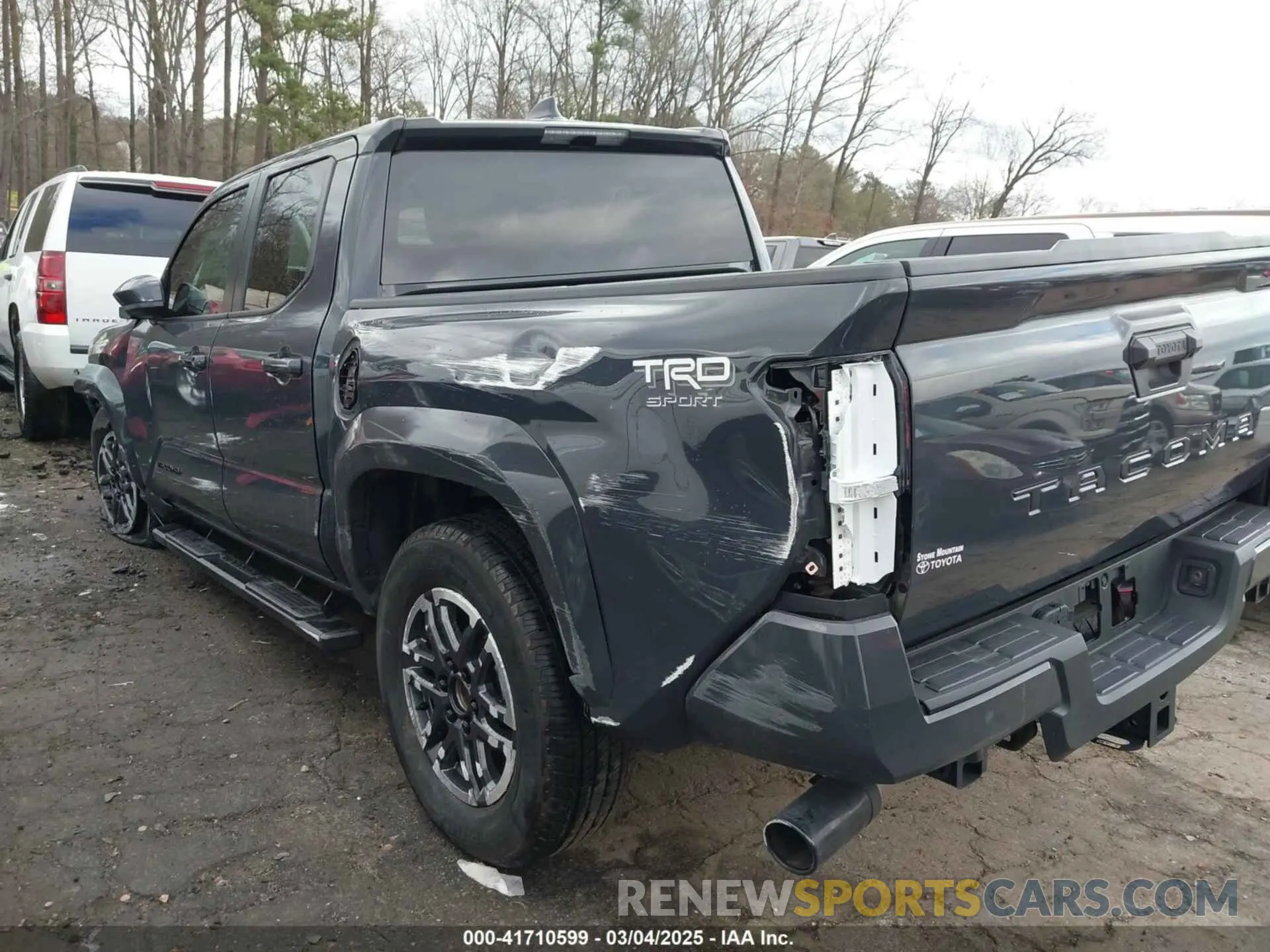 17 Photograph of a damaged car 3TYKB5FNXRT009841 TOYOTA TACOMA 2024