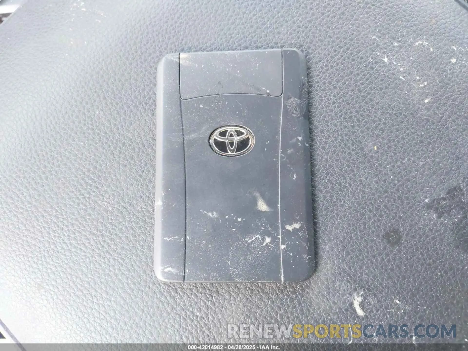 11 Photograph of a damaged car 3TYLB5JN0RT031648 TOYOTA TACOMA 2024