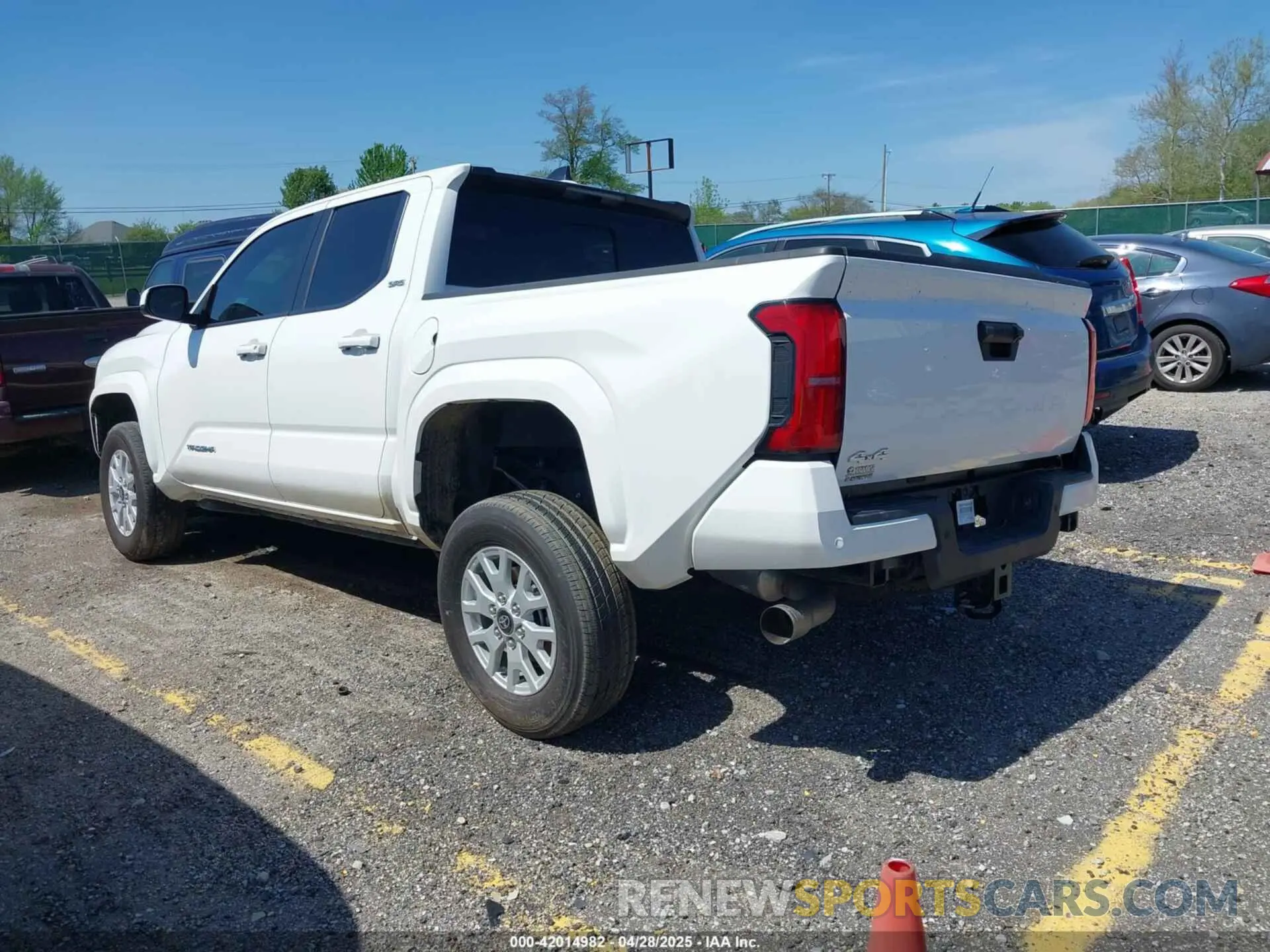 3 Photograph of a damaged car 3TYLB5JN0RT031648 TOYOTA TACOMA 2024