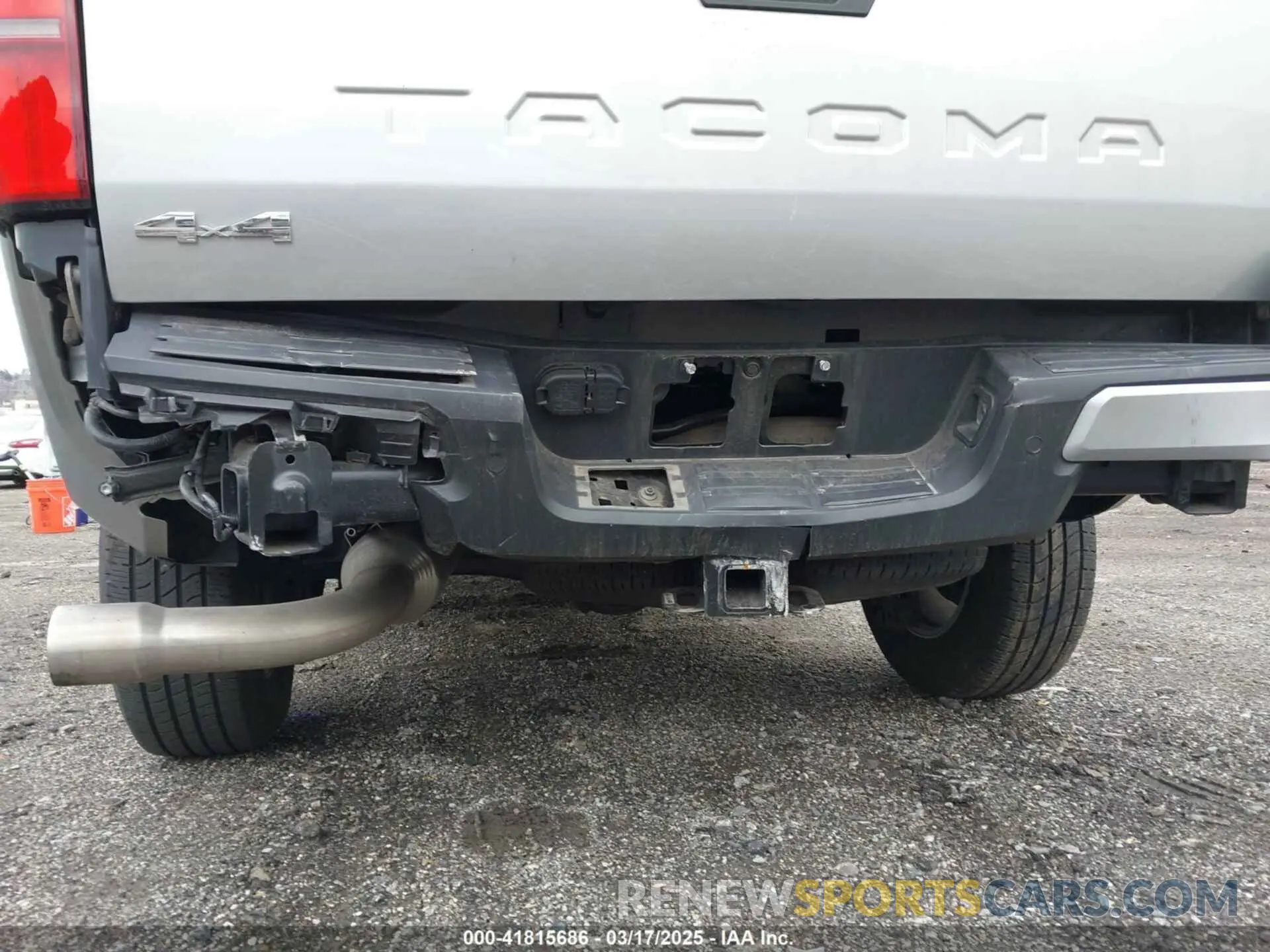 18 Photograph of a damaged car 3TYLB5JN4RT003559 TOYOTA TACOMA 2024