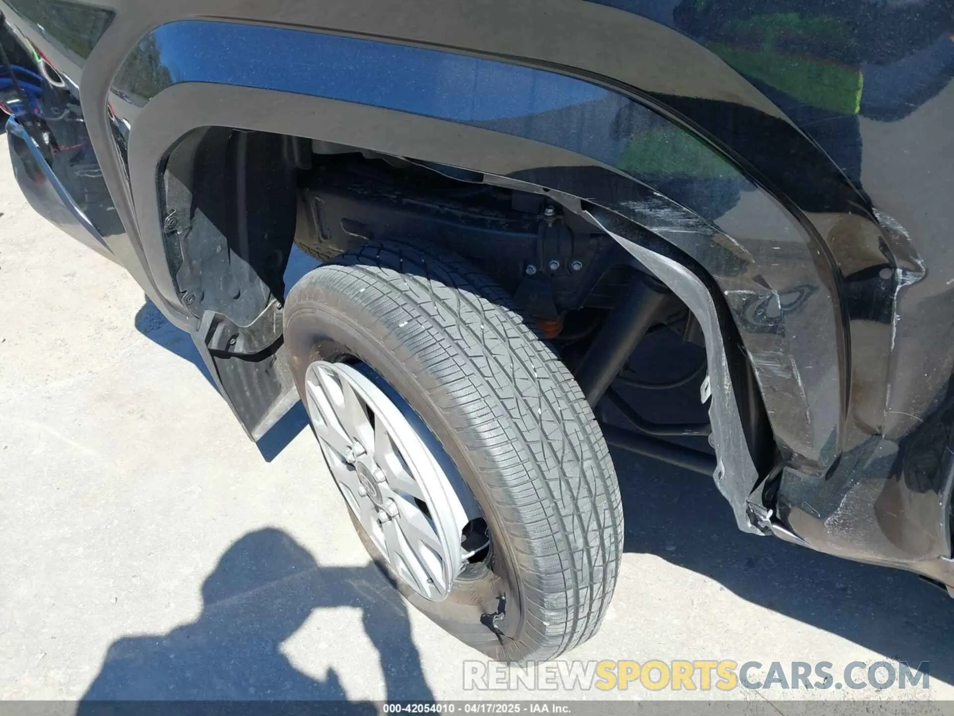 17 Photograph of a damaged car 3TYLB5JN6RT020900 TOYOTA TACOMA 2024