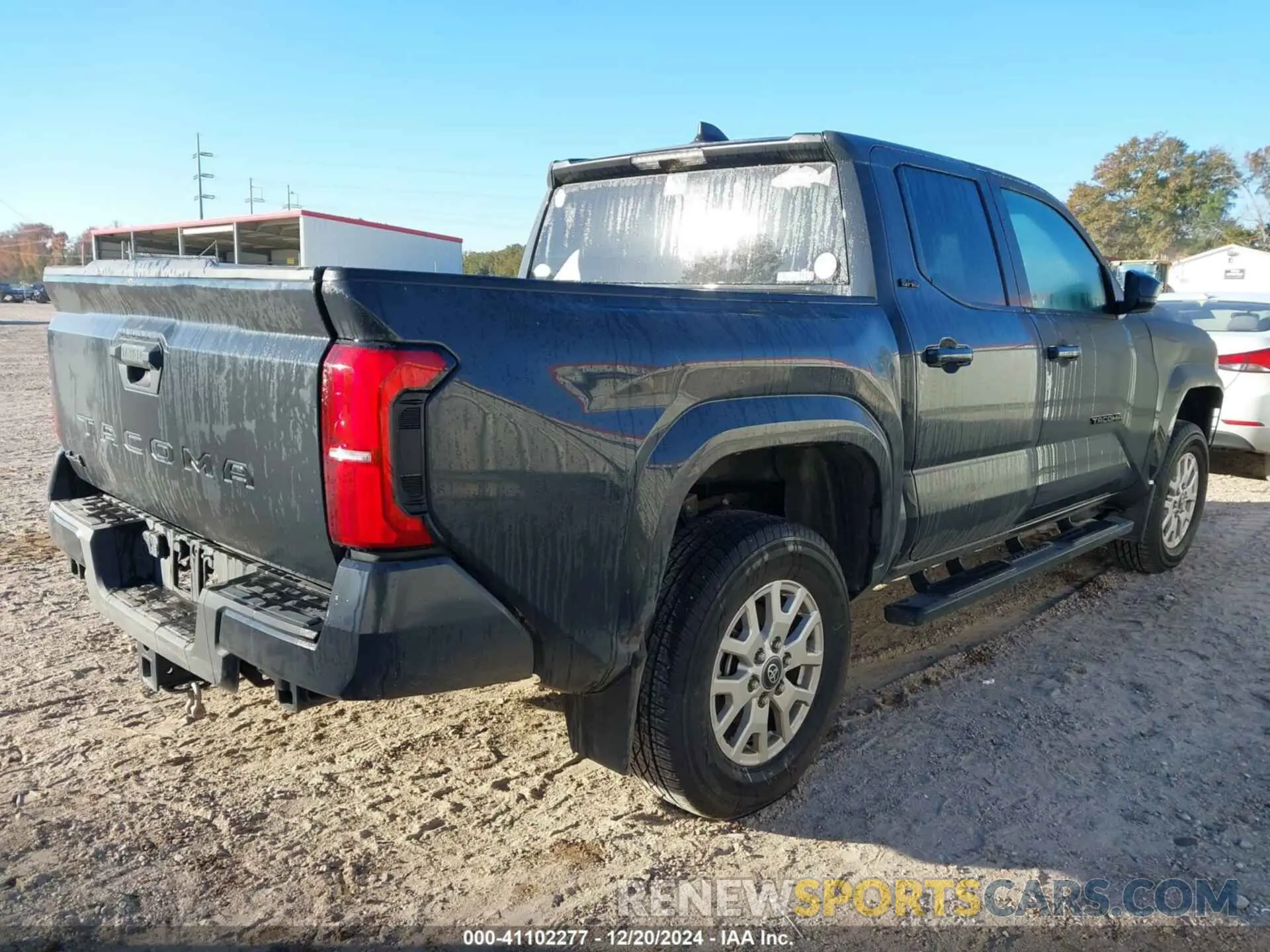 4 Photograph of a damaged car 3TYLB5JNXRT008118 TOYOTA TACOMA 2024