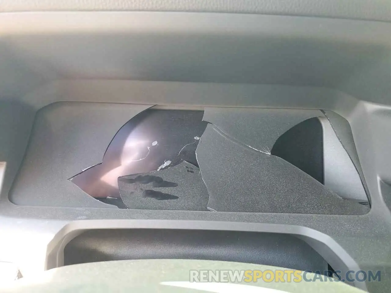9 Photograph of a damaged car 3TYLC5LN8RT008967 TOYOTA TACOMA 2024
