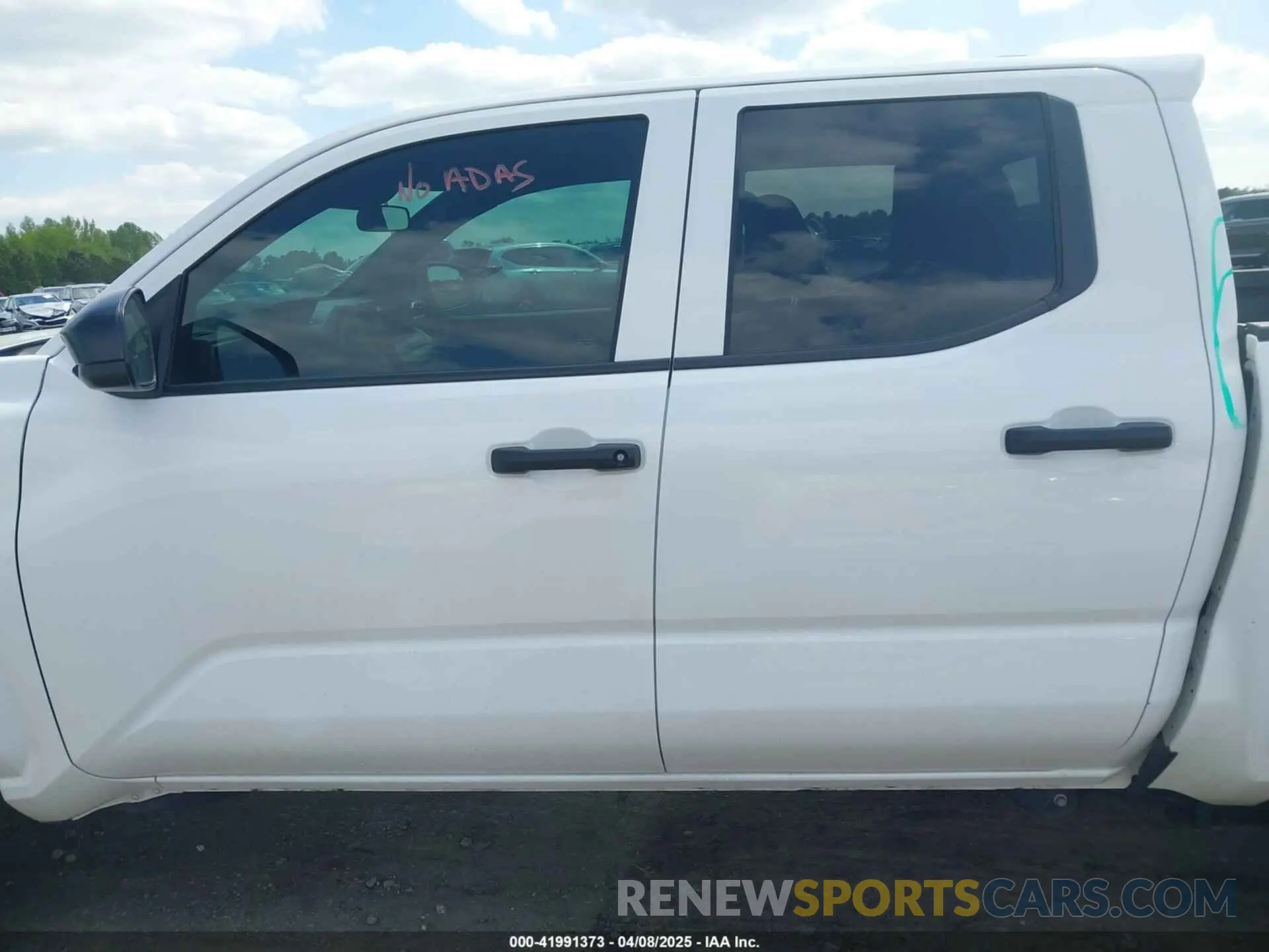 14 Photograph of a damaged car 3TYLD5KN7RT004195 TOYOTA TACOMA 2024