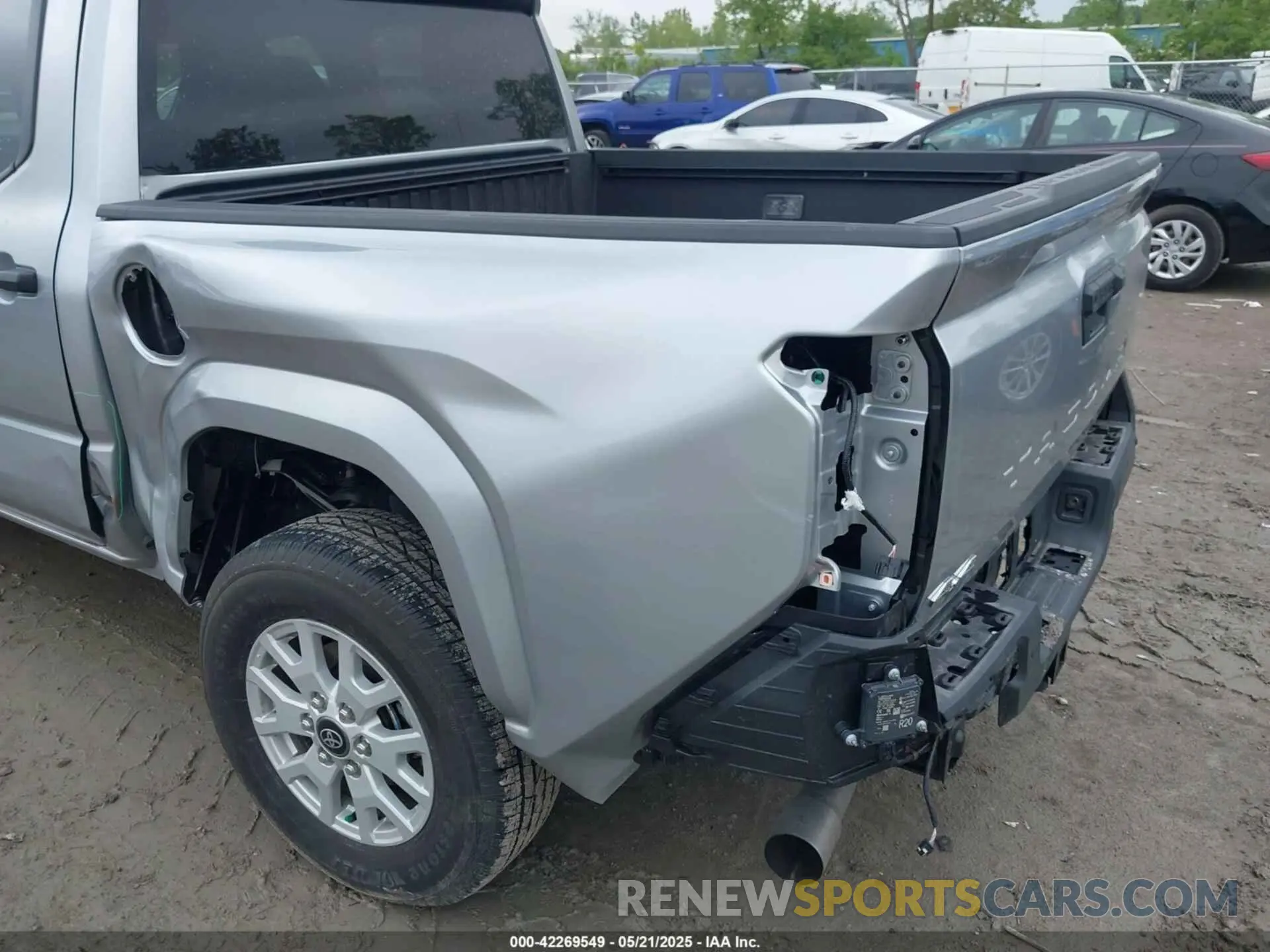 6 Photograph of a damaged car 3TYLD5KNXRT008886 TOYOTA TACOMA 2024