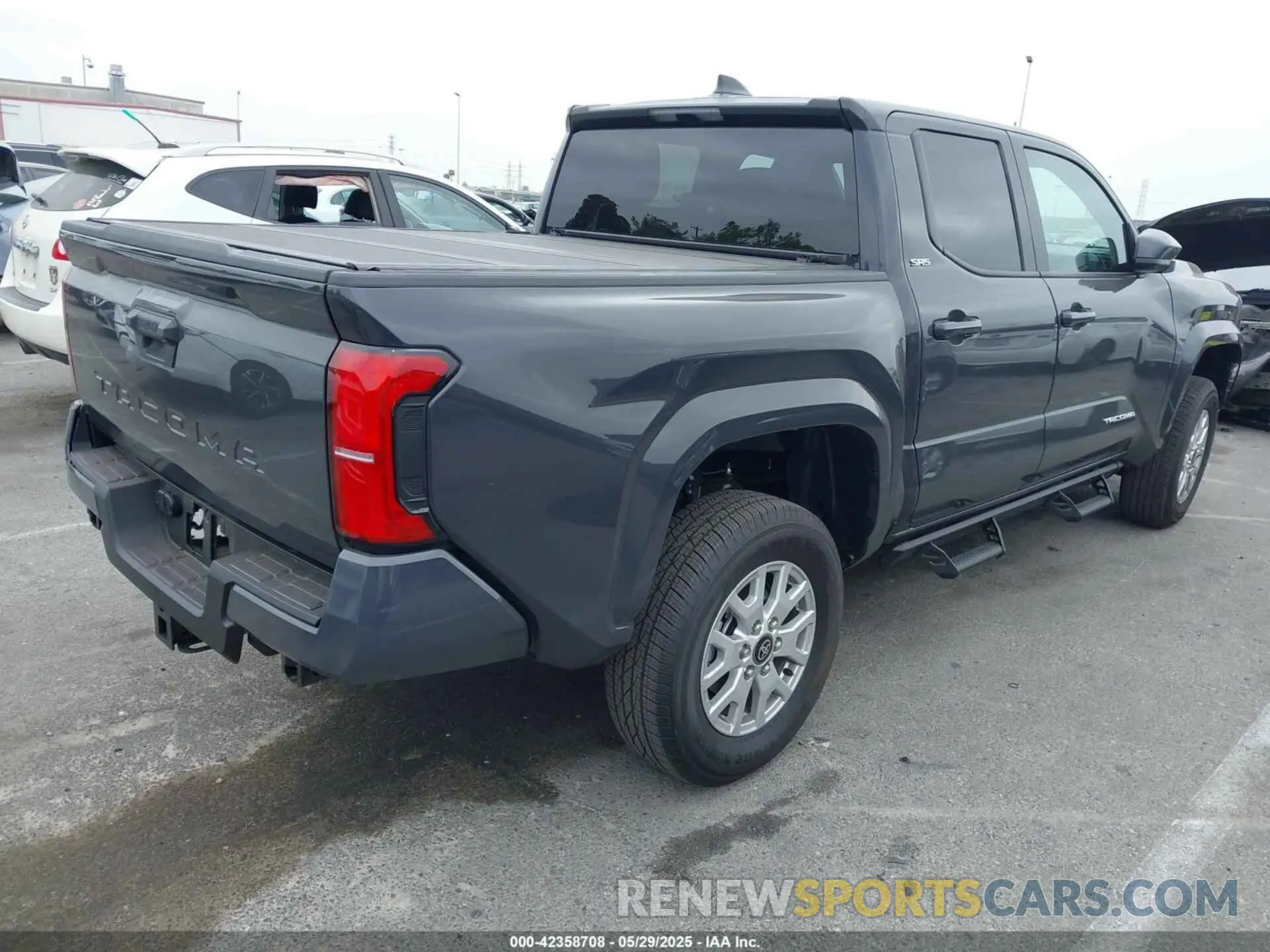 4 Photograph of a damaged car 3TMKB5FN7SM031426 TOYOTA TACOMA 2025