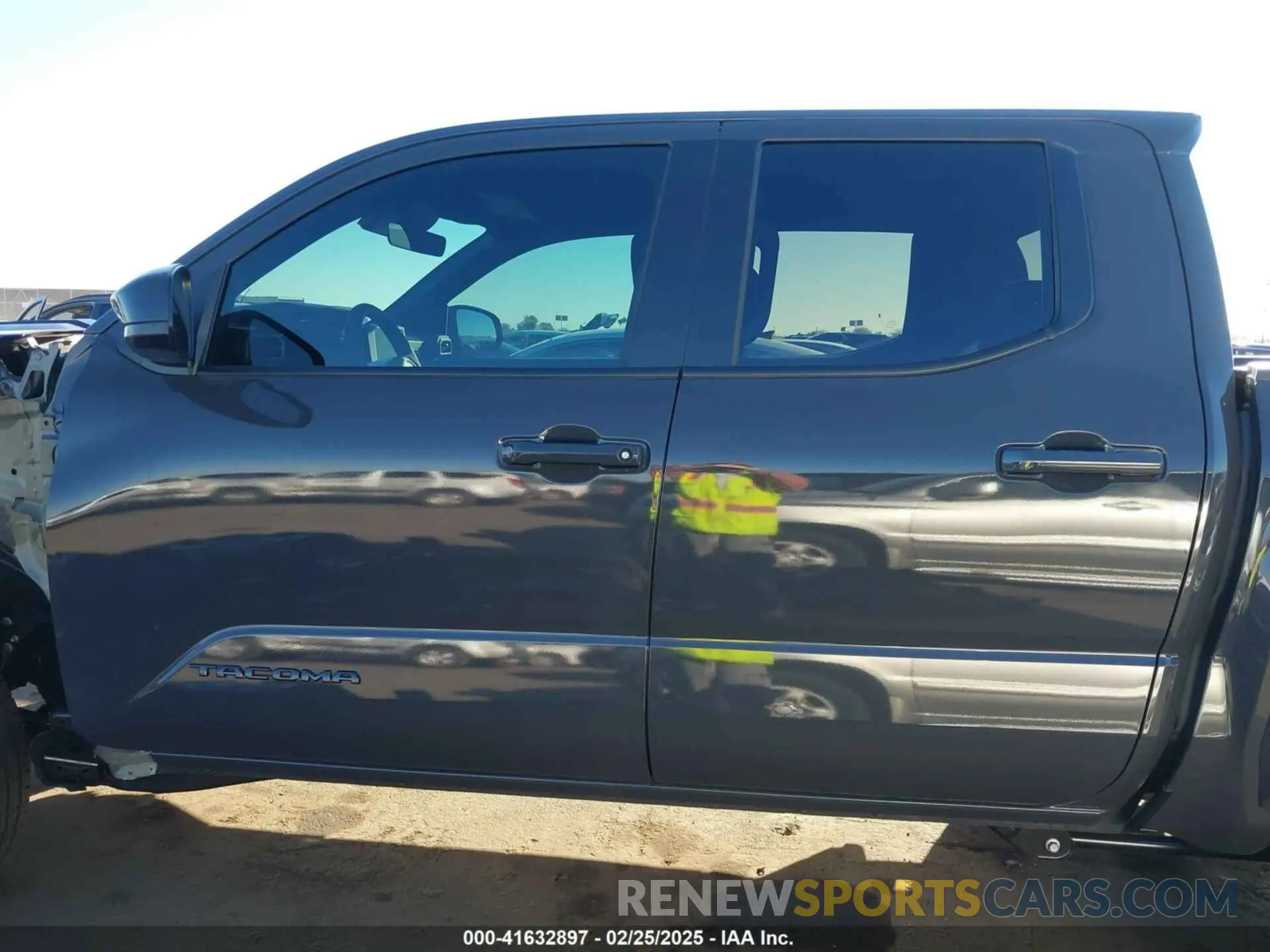 15 Photograph of a damaged car 3TMKB5FNXSM026320 TOYOTA TACOMA 2025