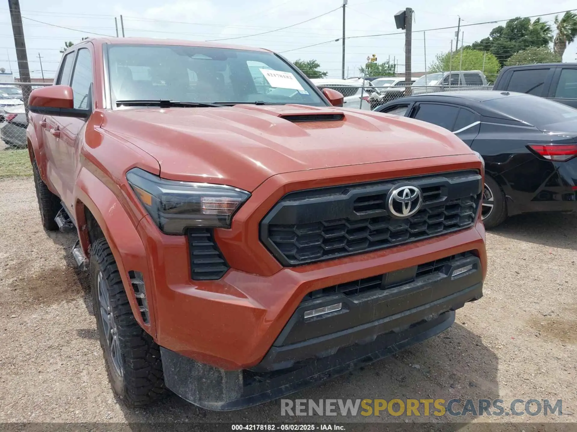 1 Photograph of a damaged car 3TMLB5JN1SM101031 TOYOTA TACOMA 2025