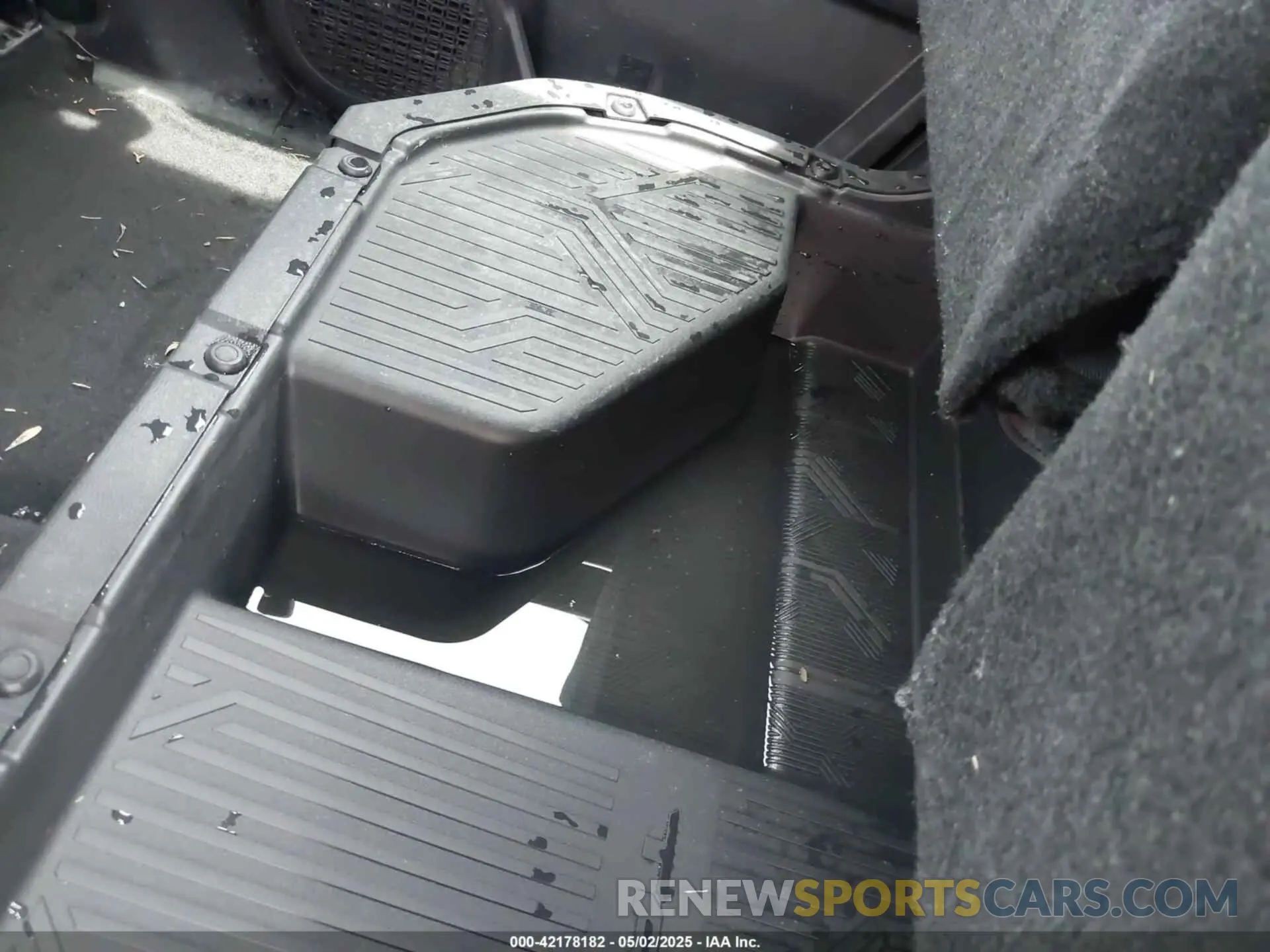 12 Photograph of a damaged car 3TMLB5JN1SM101031 TOYOTA TACOMA 2025