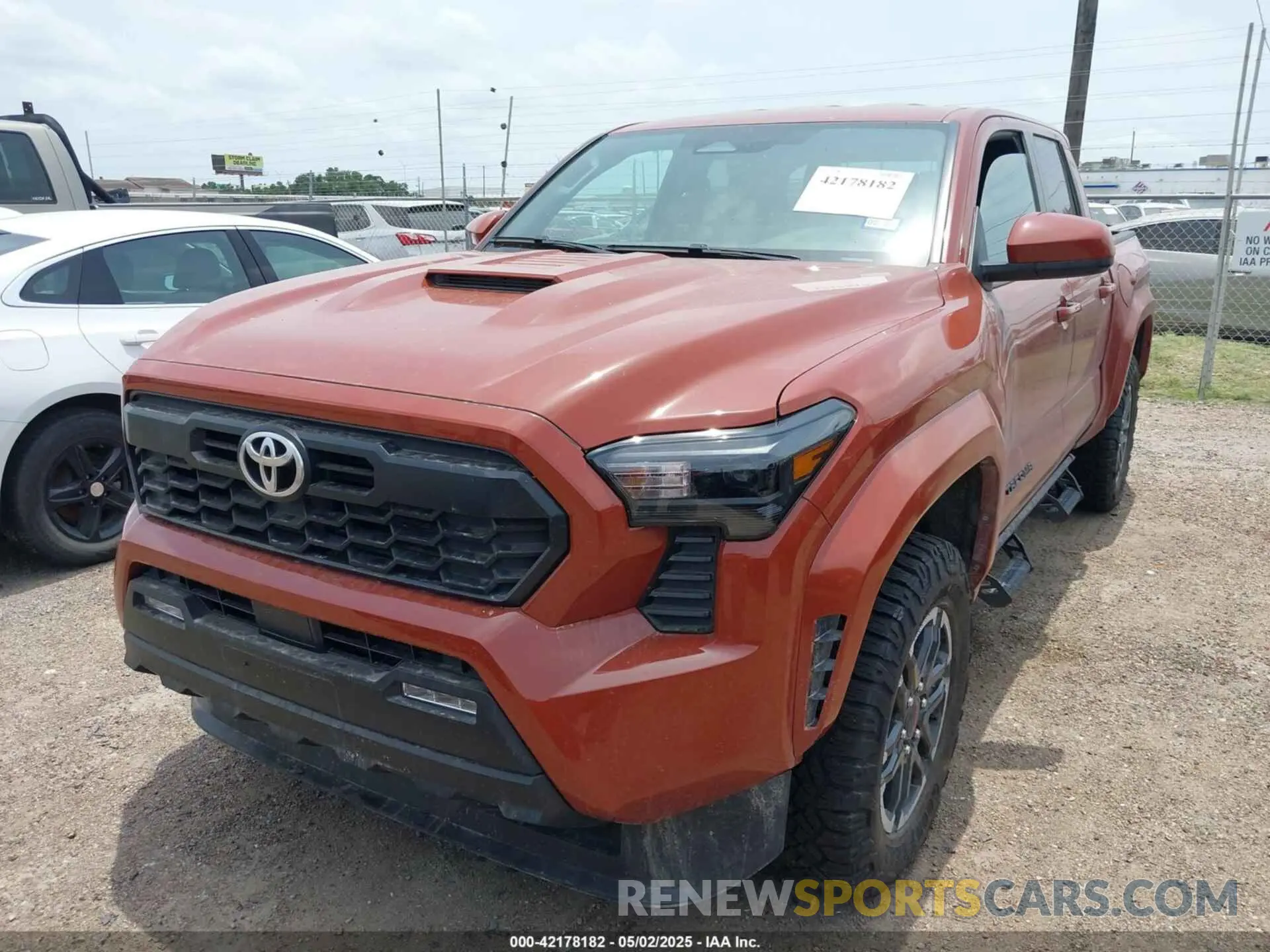 2 Photograph of a damaged car 3TMLB5JN1SM101031 TOYOTA TACOMA 2025