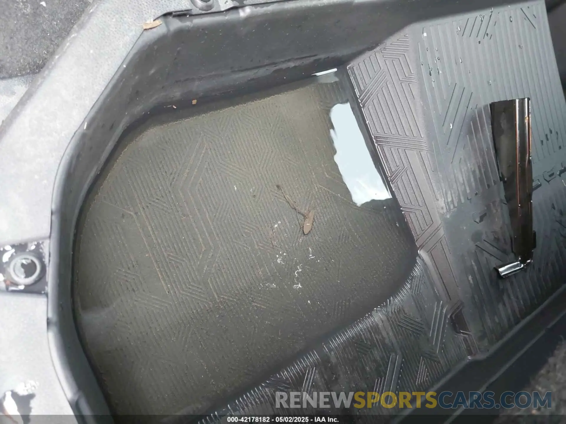 6 Photograph of a damaged car 3TMLB5JN1SM101031 TOYOTA TACOMA 2025