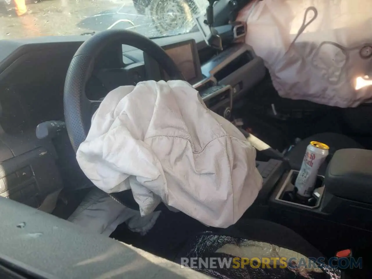8 Photograph of a damaged car 3TMLB5JN1SM109033 TOYOTA TACOMA 2025