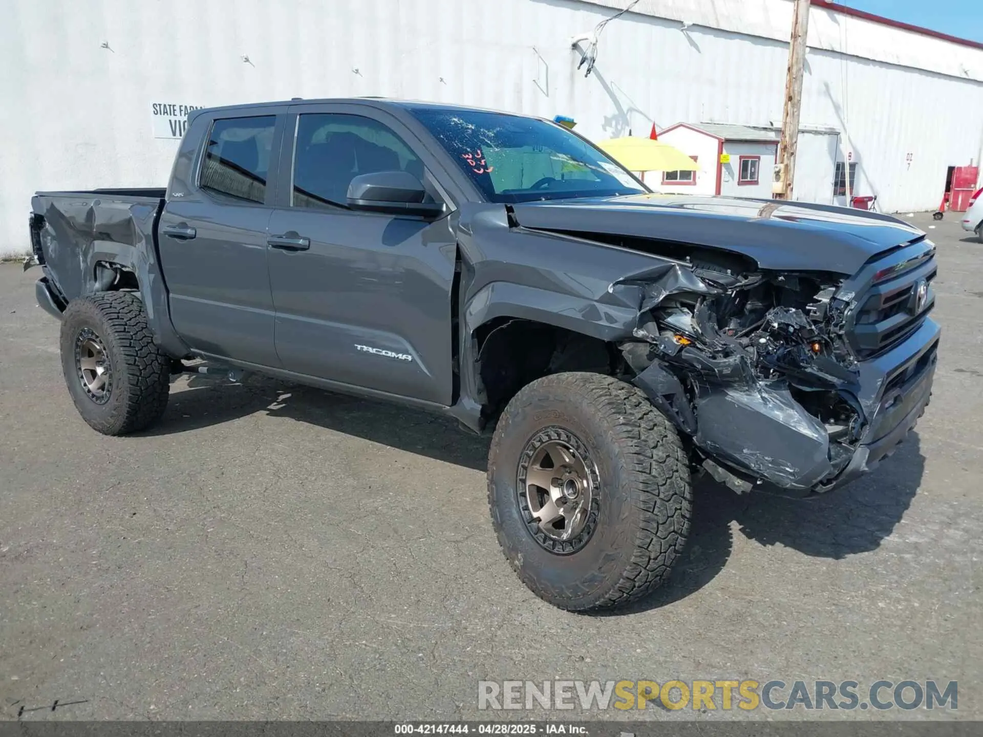 1 Photograph of a damaged car 3TMLB5JN4SM088761 TOYOTA TACOMA 2025