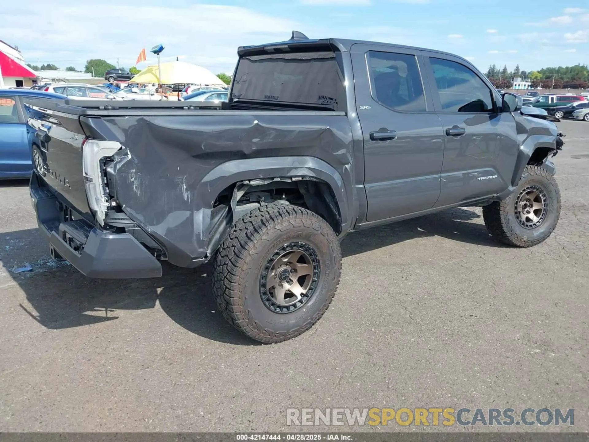 4 Photograph of a damaged car 3TMLB5JN4SM088761 TOYOTA TACOMA 2025