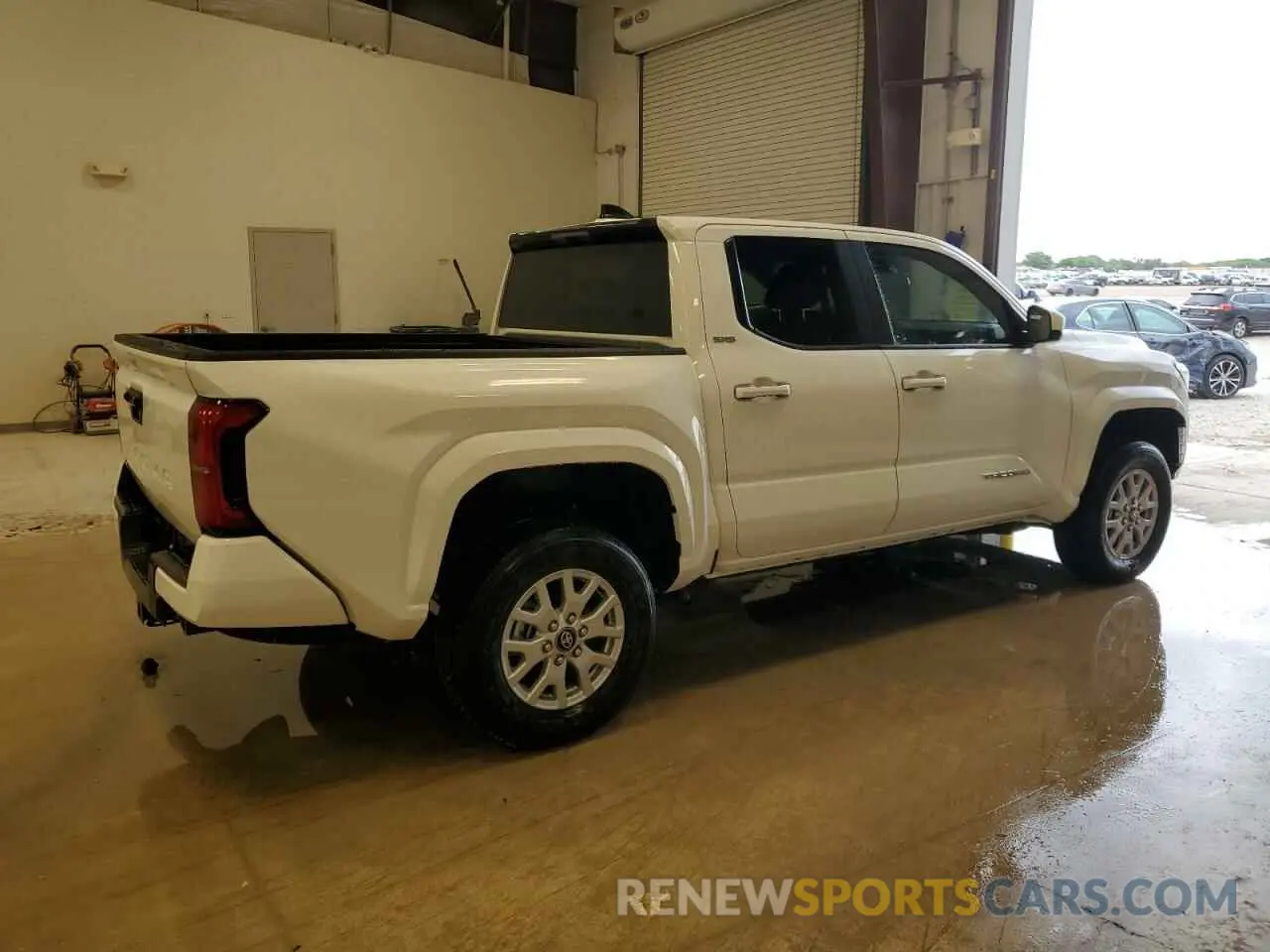 3 Photograph of a damaged car 3TMLB5JN8SM107196 TOYOTA TACOMA 2025
