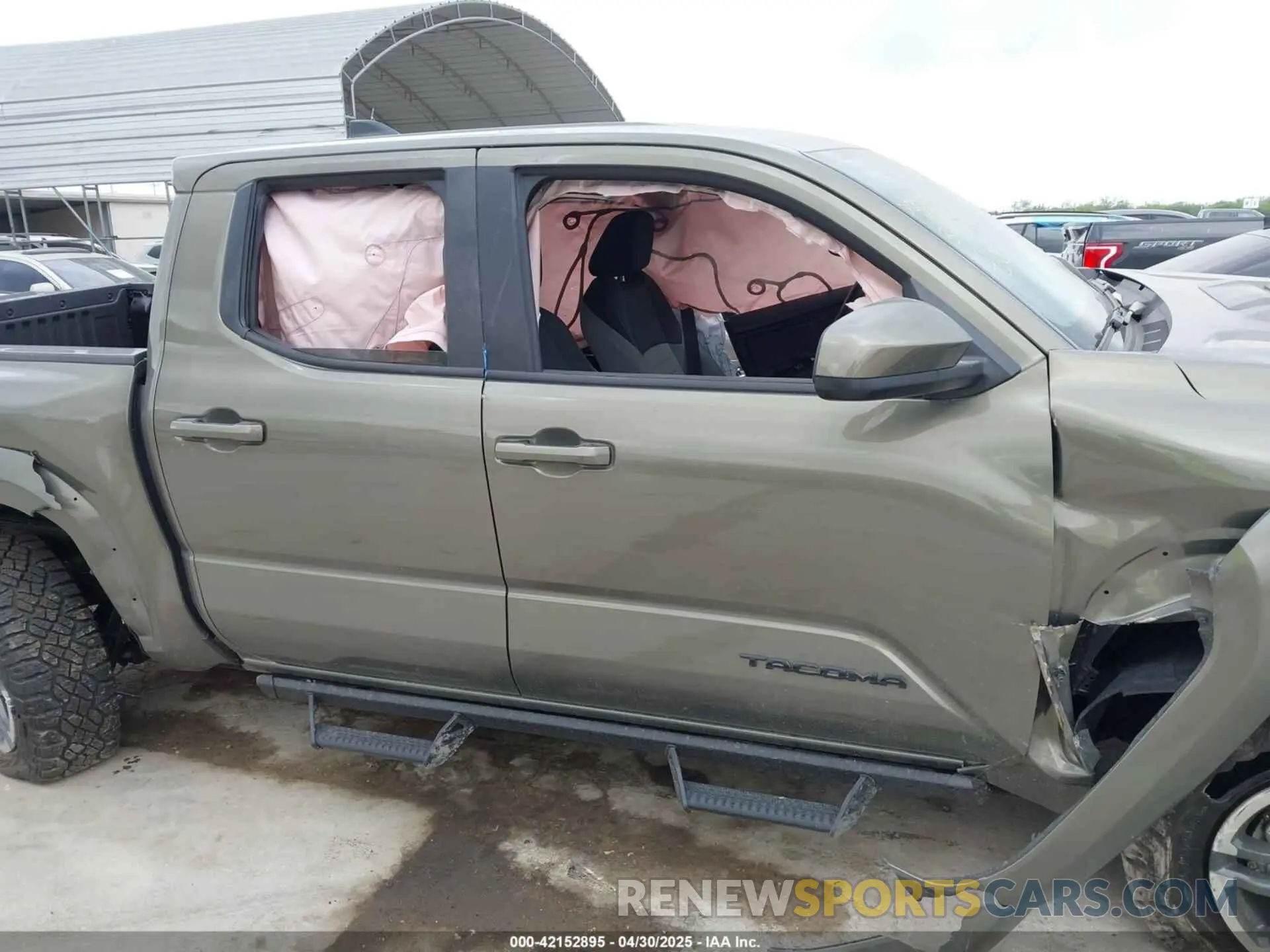 12 Photograph of a damaged car 3TMLB5JNXSM107636 TOYOTA TACOMA 2025