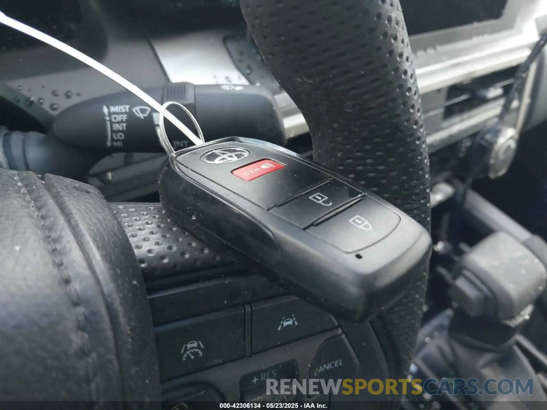 11 Photograph of a damaged car 3TMLB5JNXSM130396 TOYOTA TACOMA 2025