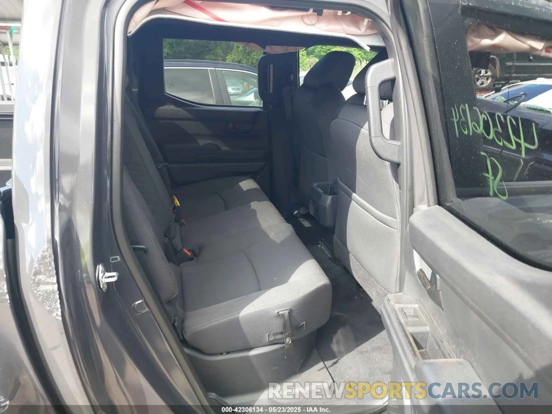 8 Photograph of a damaged car 3TMLB5JNXSM130396 TOYOTA TACOMA 2025