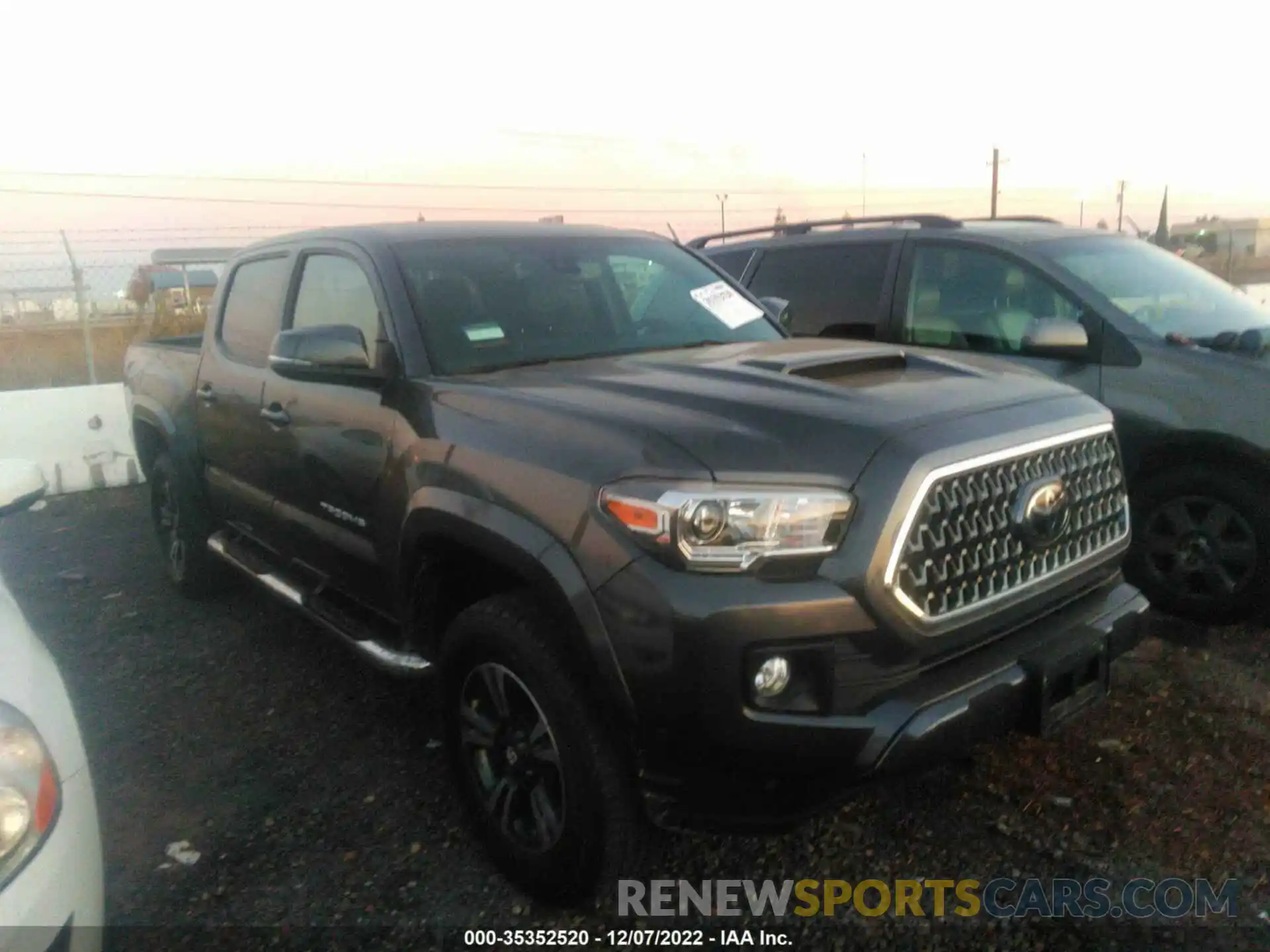 1 Photograph of a damaged car 3TMAZ5CN2KM099645 TOYOTA TACOMA 2WD 2019