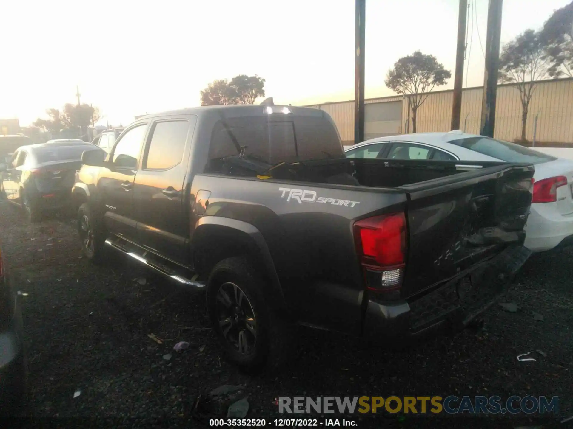 3 Photograph of a damaged car 3TMAZ5CN2KM099645 TOYOTA TACOMA 2WD 2019