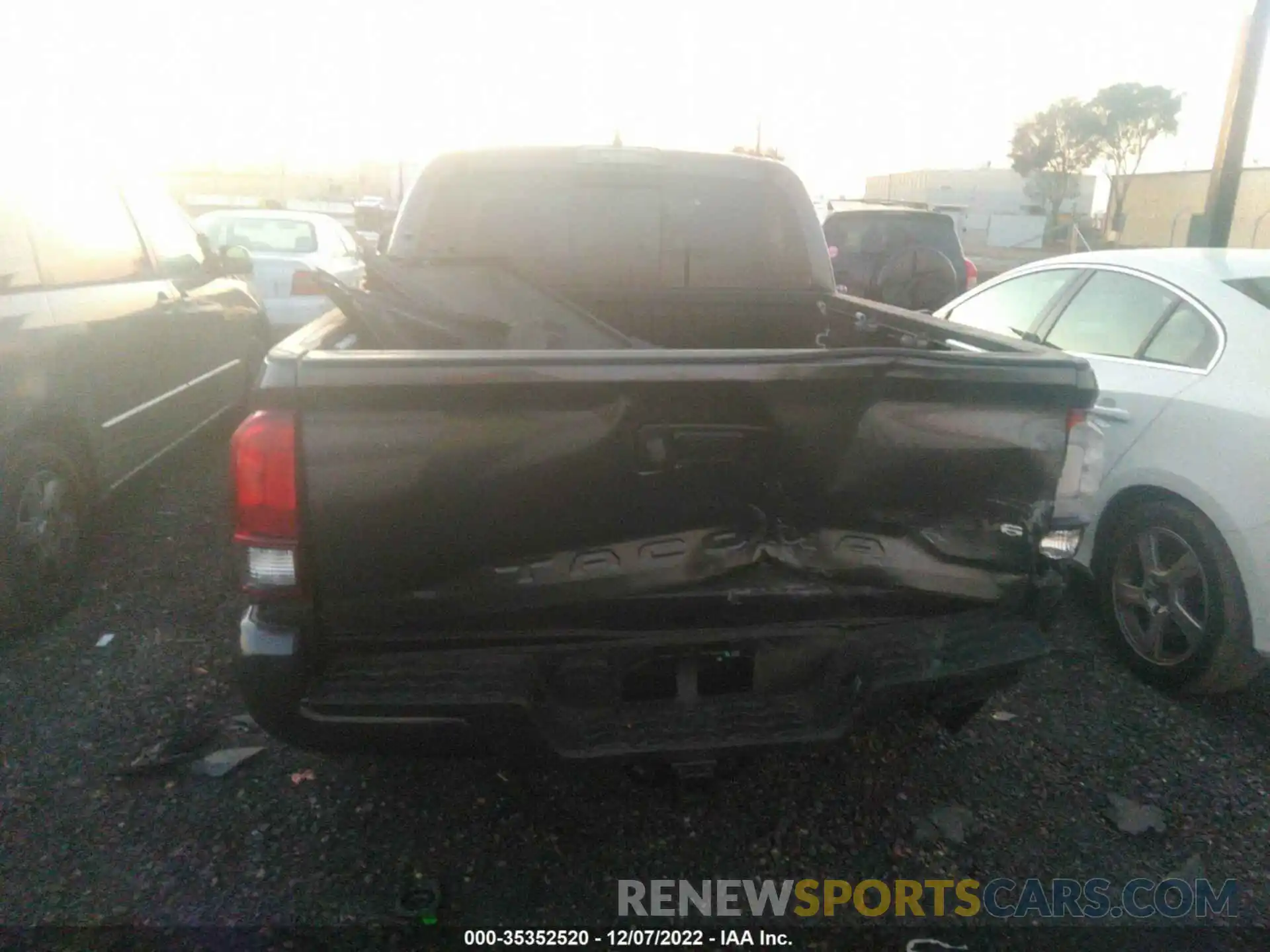 6 Photograph of a damaged car 3TMAZ5CN2KM099645 TOYOTA TACOMA 2WD 2019