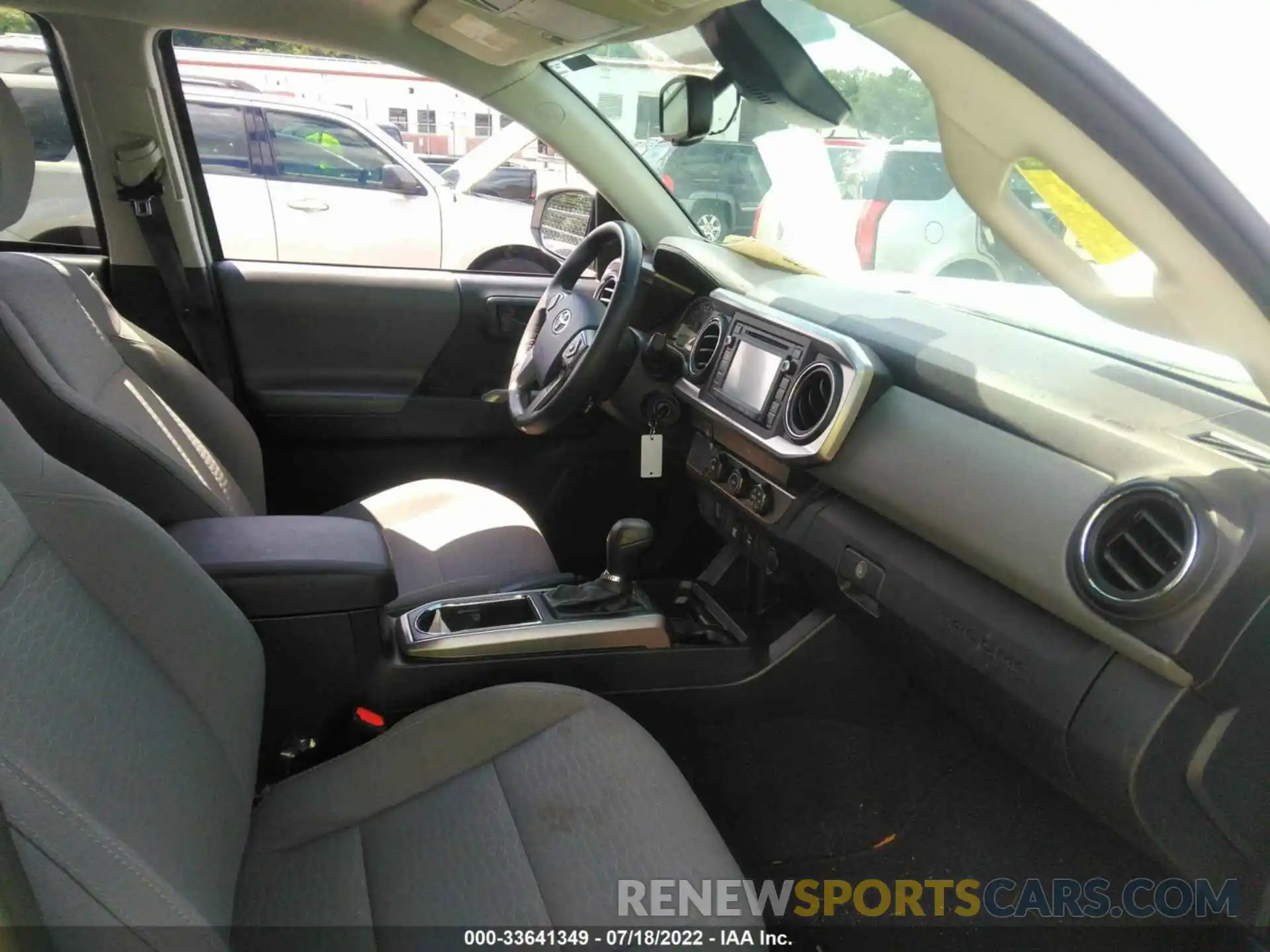 5 Photograph of a damaged car 3TMAZ5CN3KM104416 TOYOTA TACOMA 2WD 2019