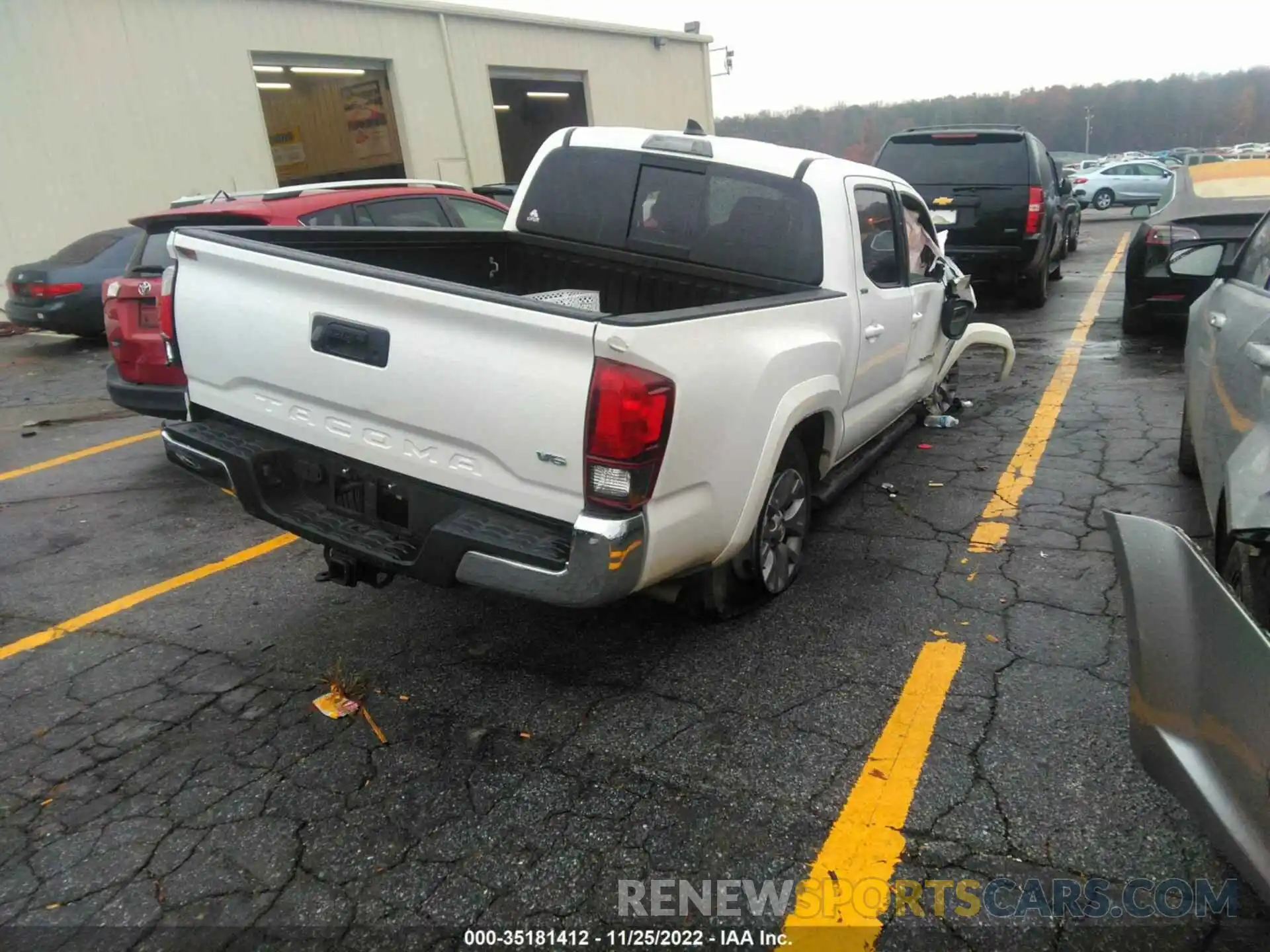 4 Photograph of a damaged car 3TMAZ5CN3KM104531 TOYOTA TACOMA 2WD 2019