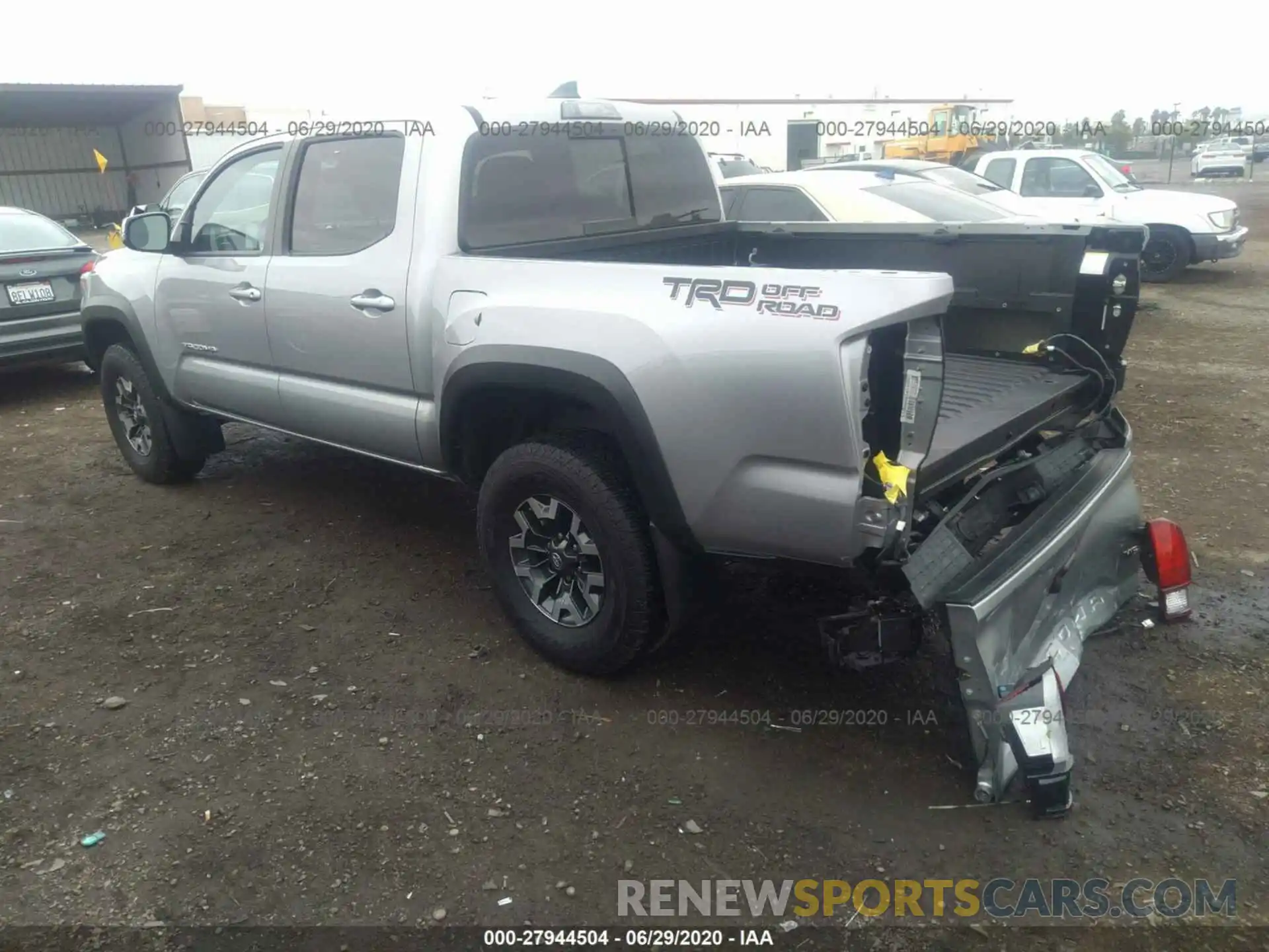 3 Photograph of a damaged car 3TMAZ5CN4KM088601 TOYOTA TACOMA 2WD 2019