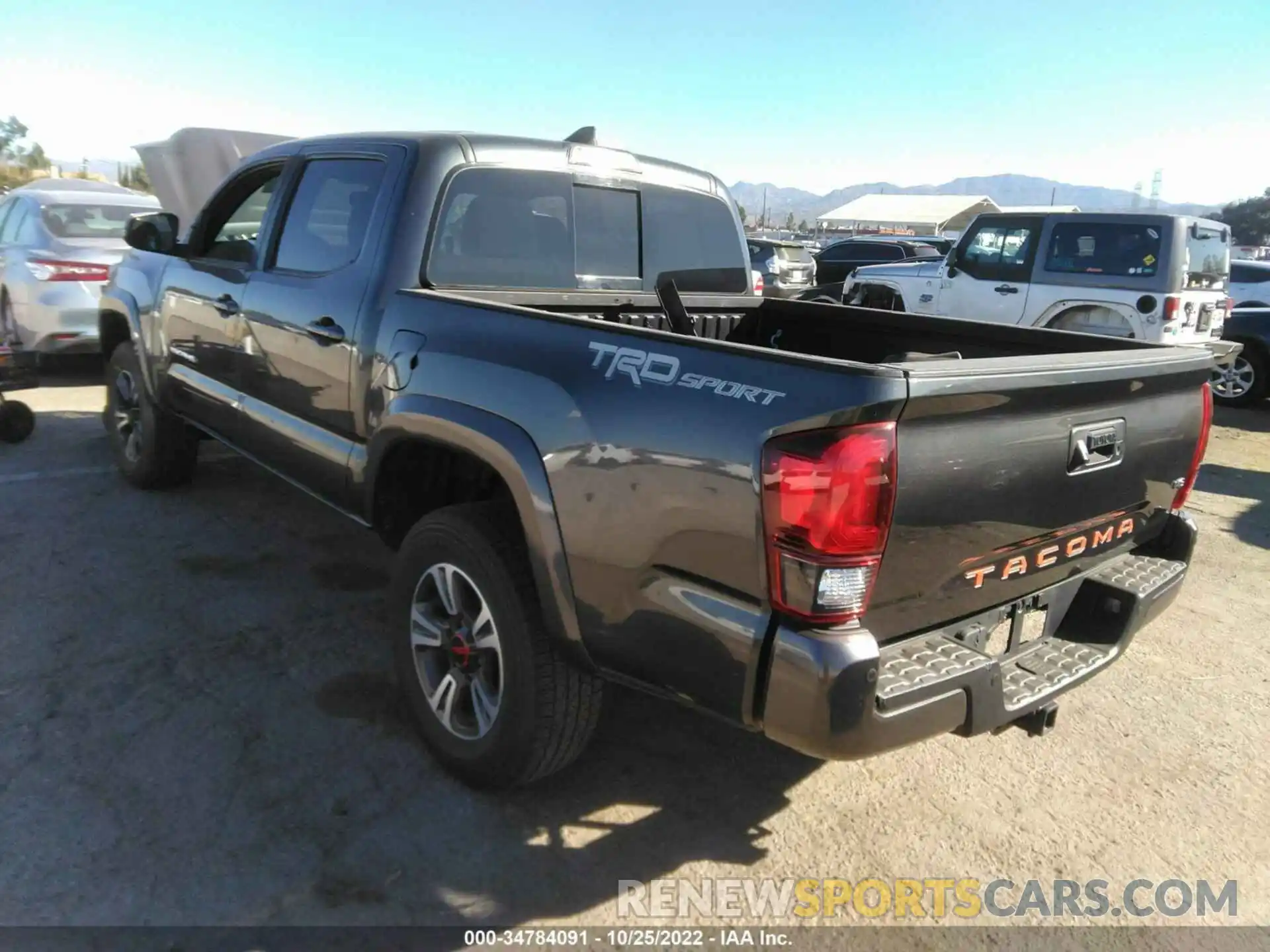 3 Photograph of a damaged car 3TMAZ5CN5KM114087 TOYOTA TACOMA 2WD 2019