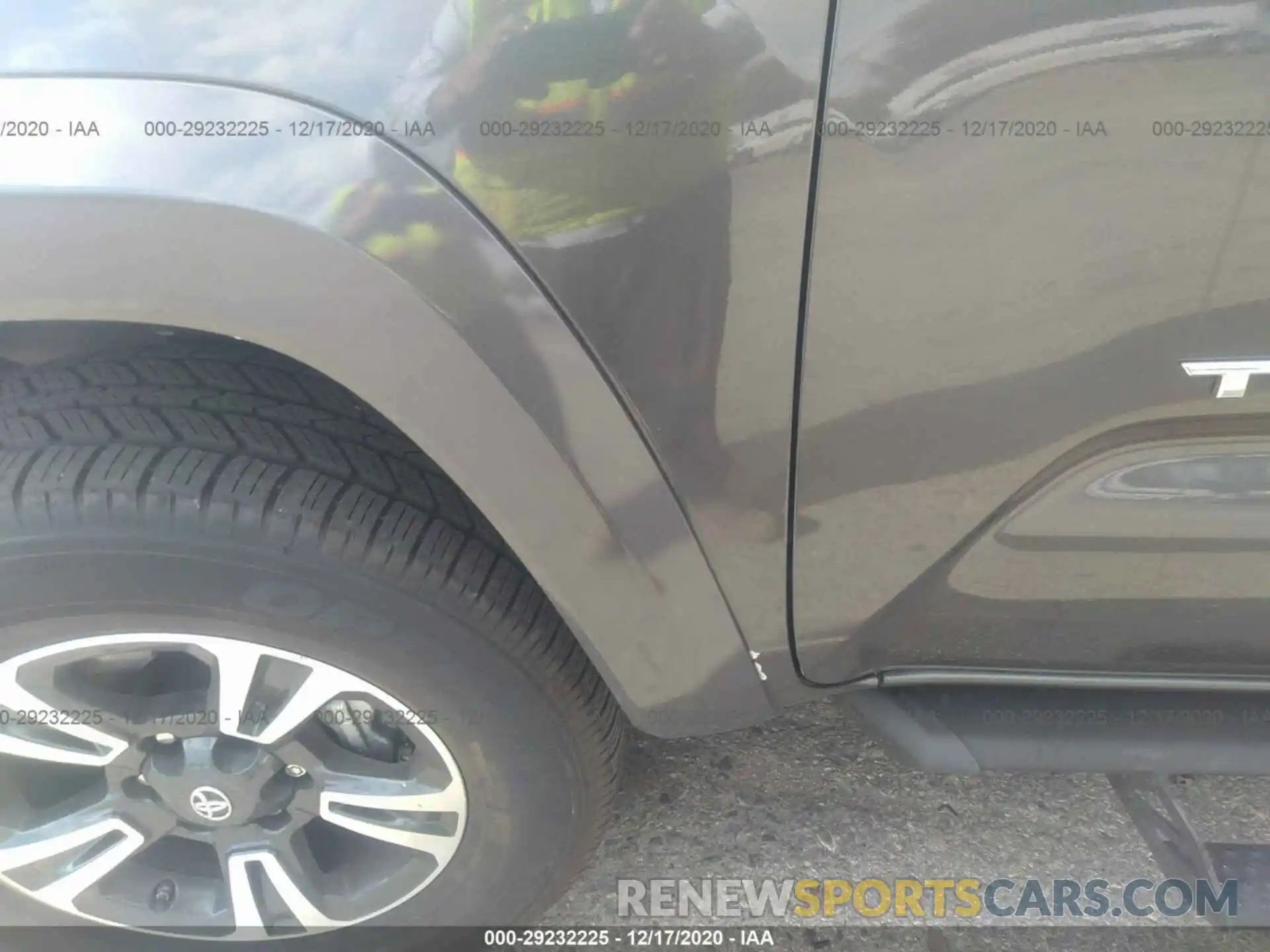 6 Photograph of a damaged car 3TMAZ5CN6KM109299 TOYOTA TACOMA 2WD 2019