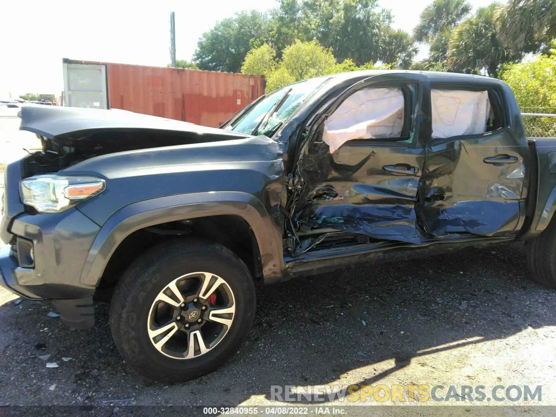 6 Photograph of a damaged car 3TMAZ5CN7KM096241 TOYOTA TACOMA 2WD 2019